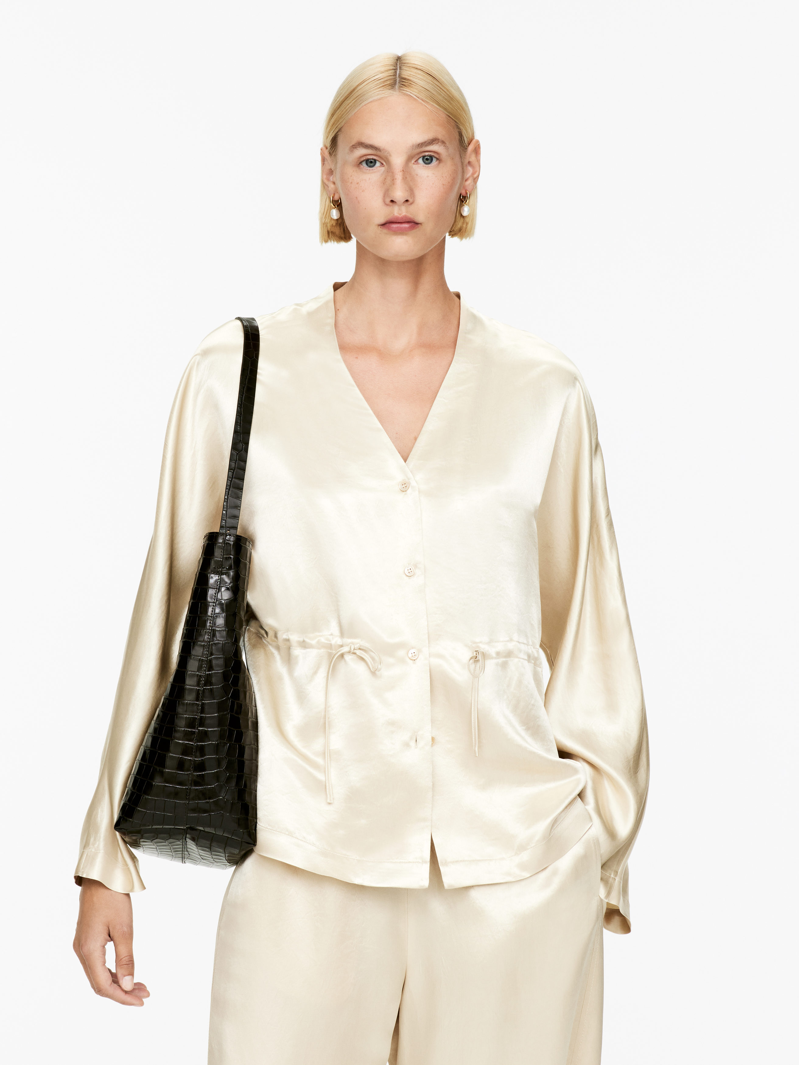 Pearl Hoop Earrings - Gold - Women - StillMedia/Lookbook - 2
