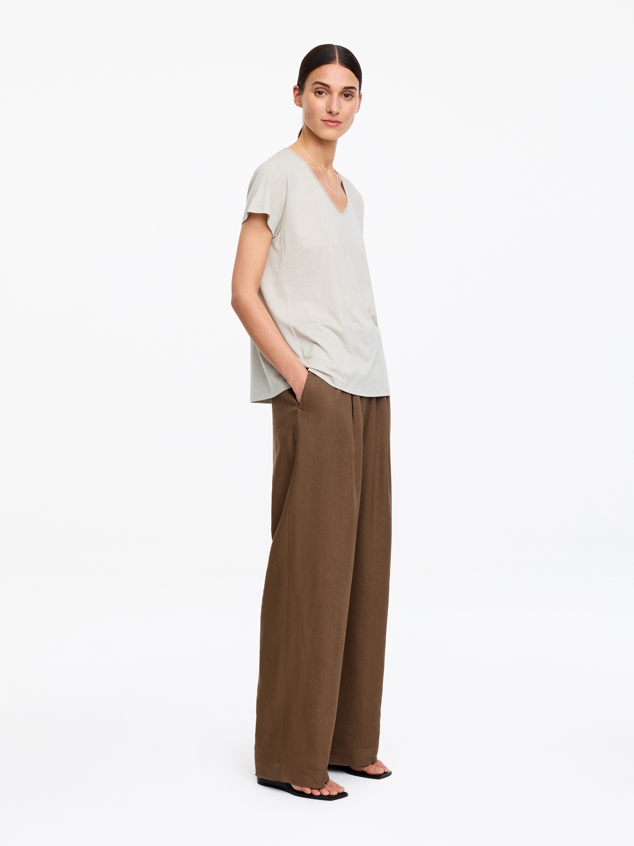 Scoop-neck t-shirt - Mullvadsgrå - Regular fit - Women - StillMedia/Lookbook - 3
