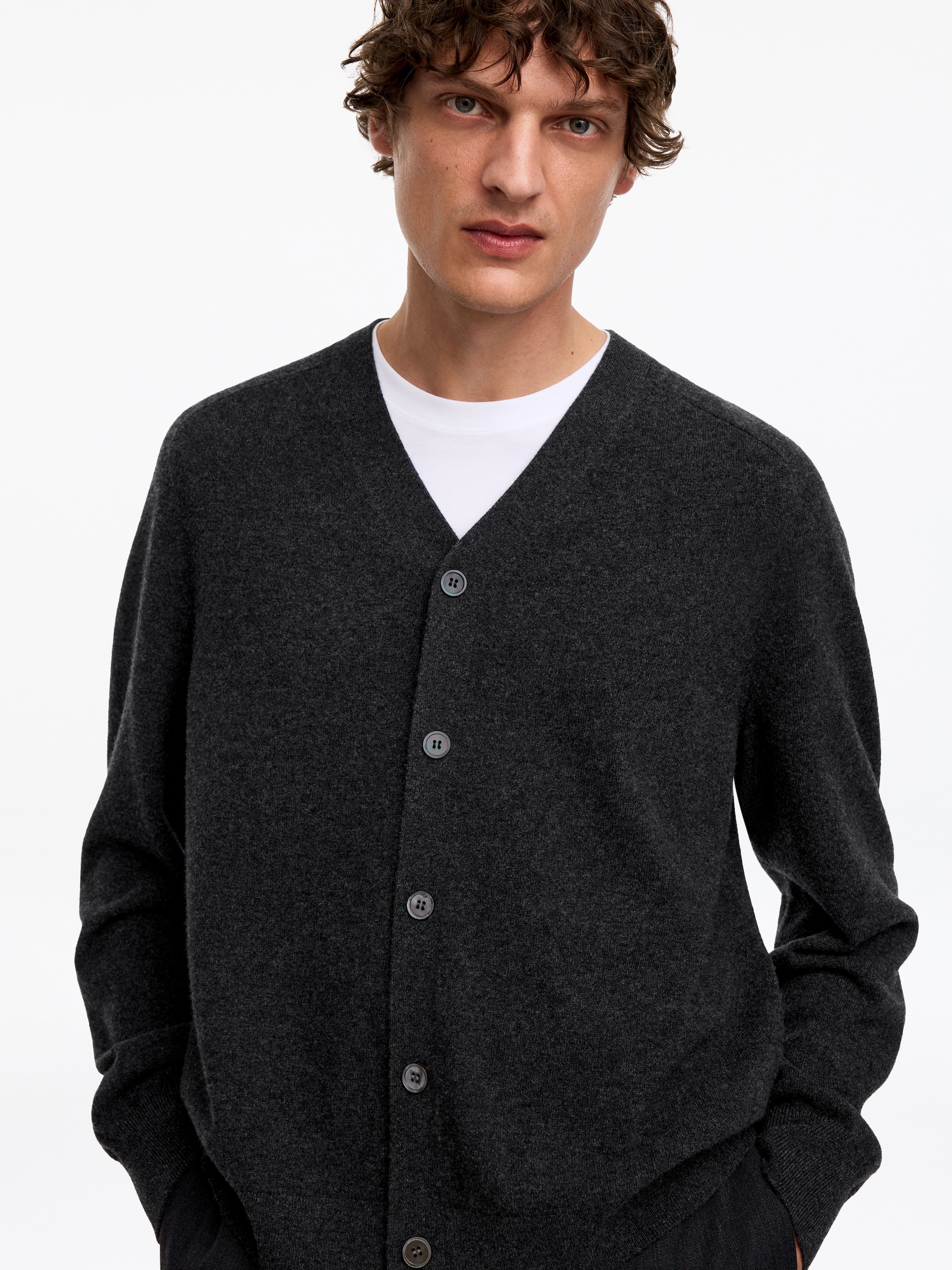 Fine-Knit Wool Cardigan - Dark Grey - Regular fit - men - StillMedia/Lookbook - 2