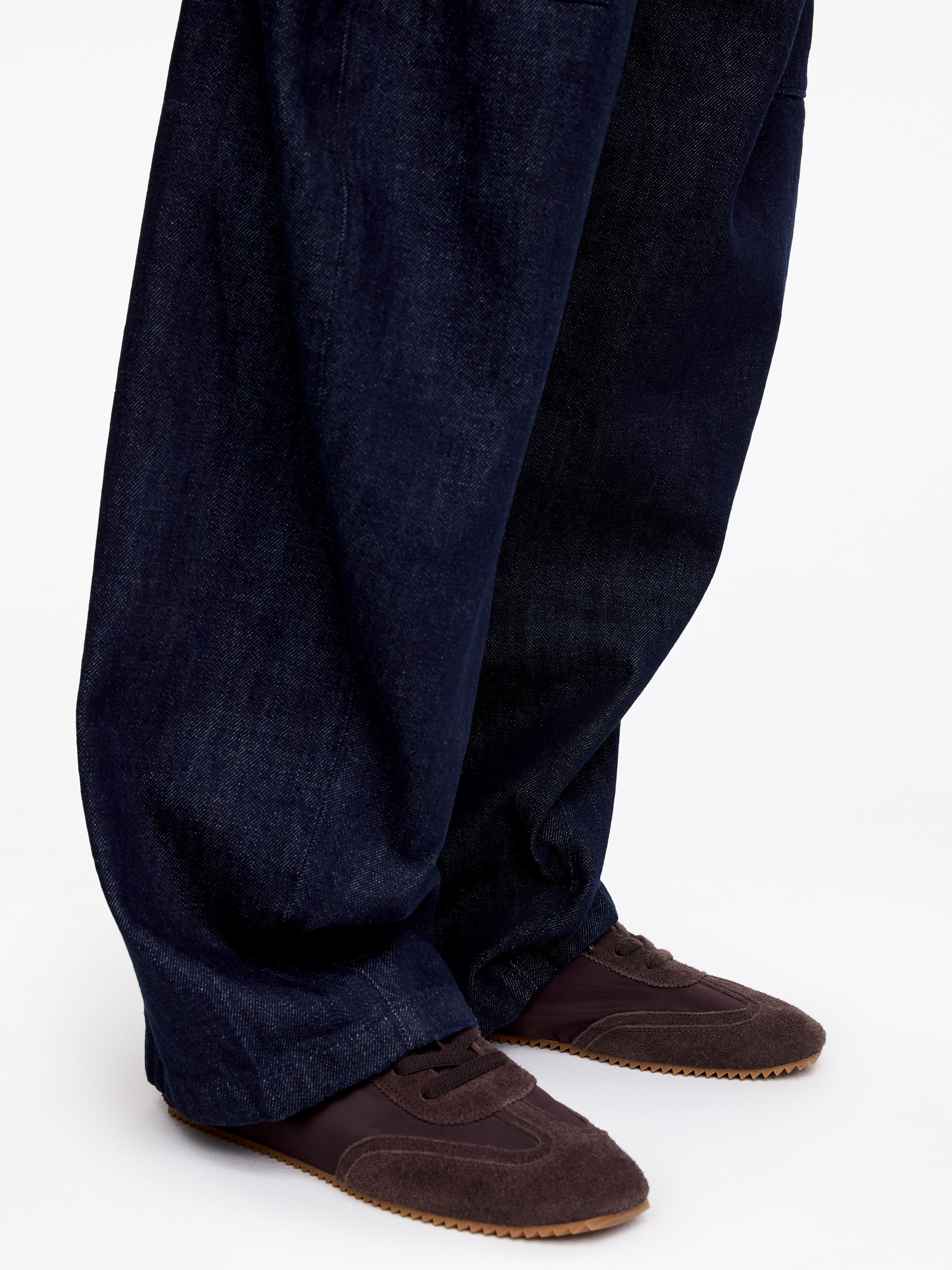 Sneakers i mocka och nylon - Mörkbrun - Women - StillMedia/Lookbook - 8