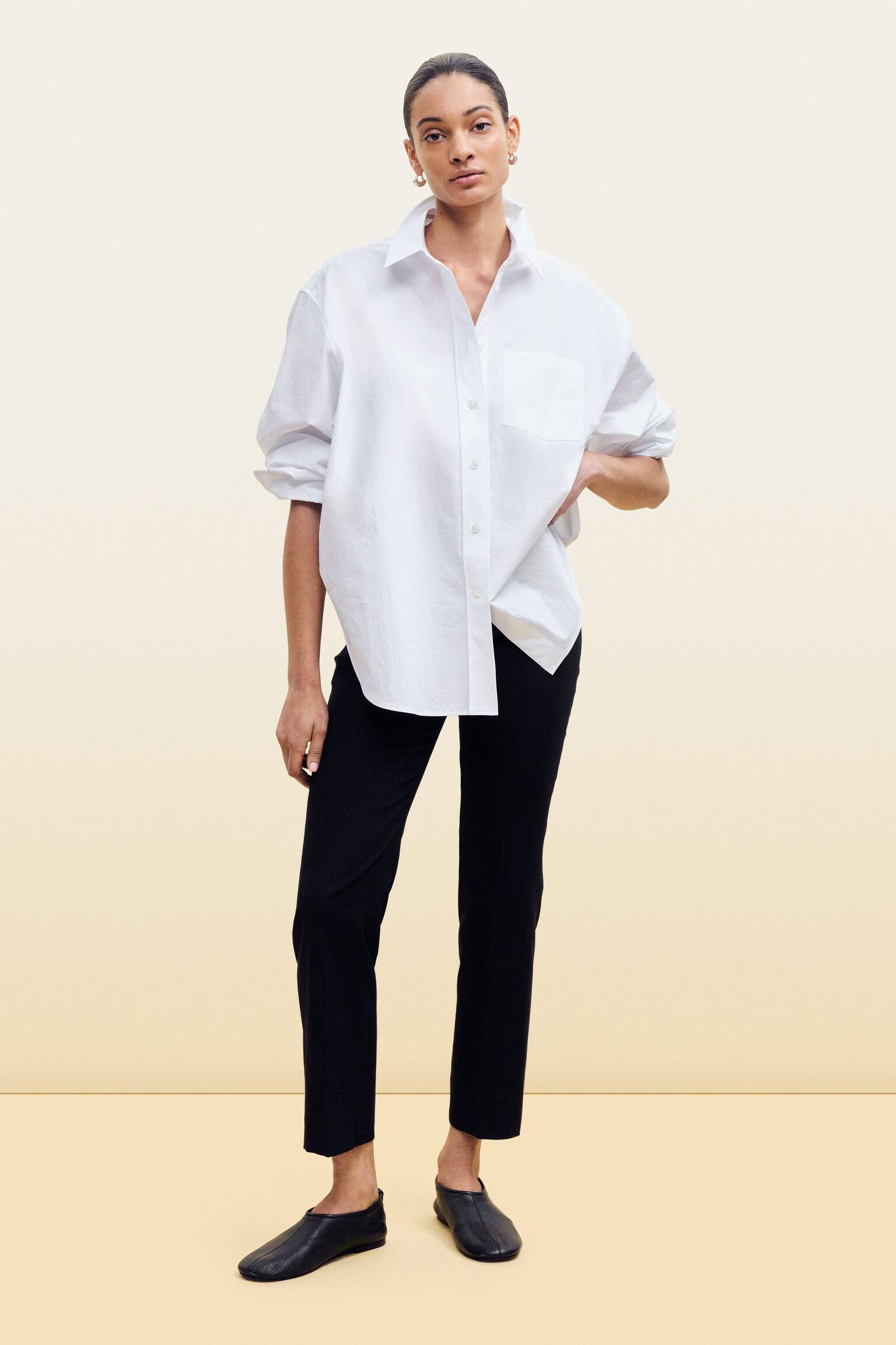 Verkürzte, ausgestellte Hose - Schwarz/Dunkelblau - 3