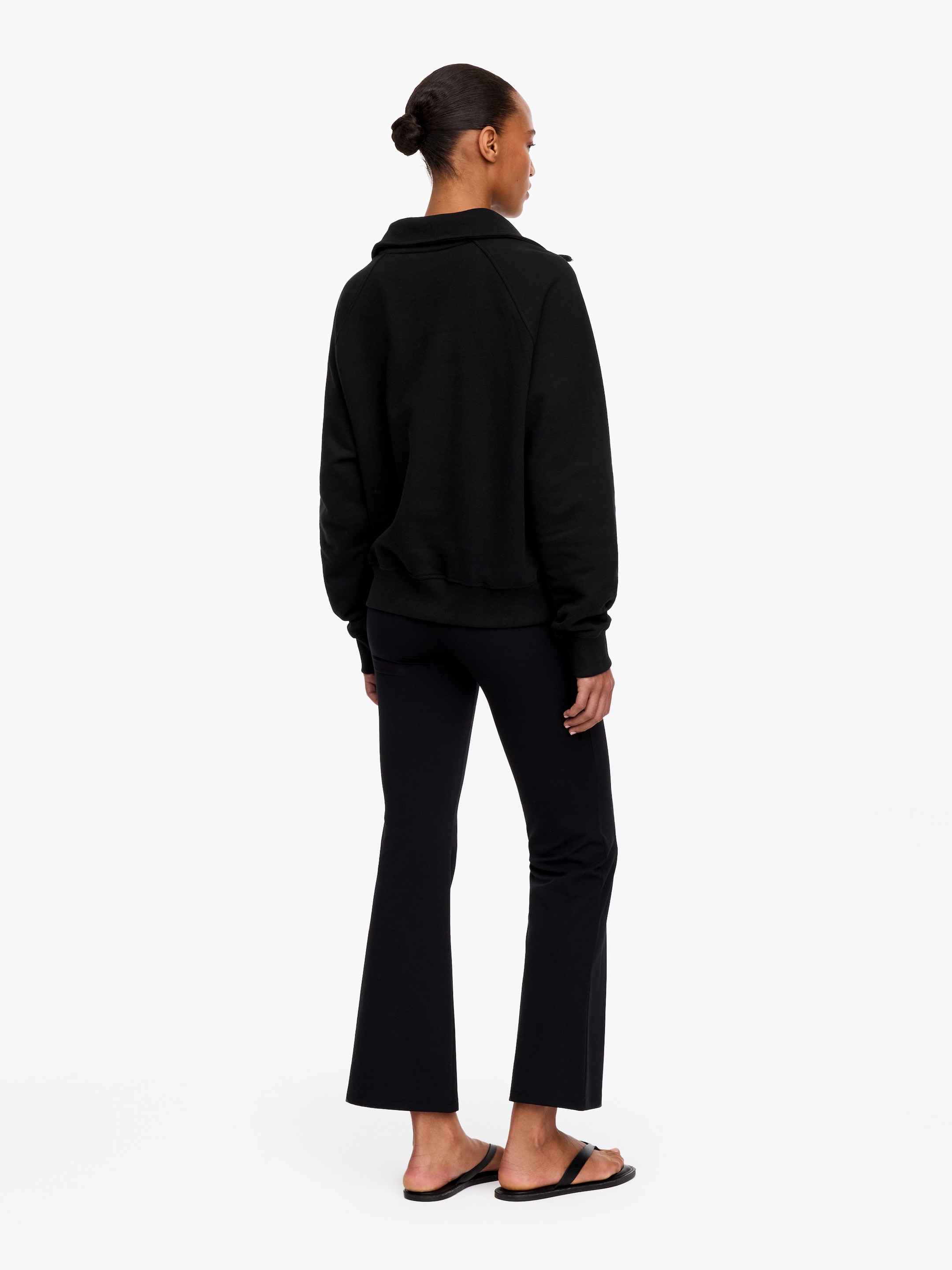 French-Terry-Sweatshirt mit kurzem Reißverschluss - Schwarz - Relaxed Fit - women - StillMedia/Lookbook - 4