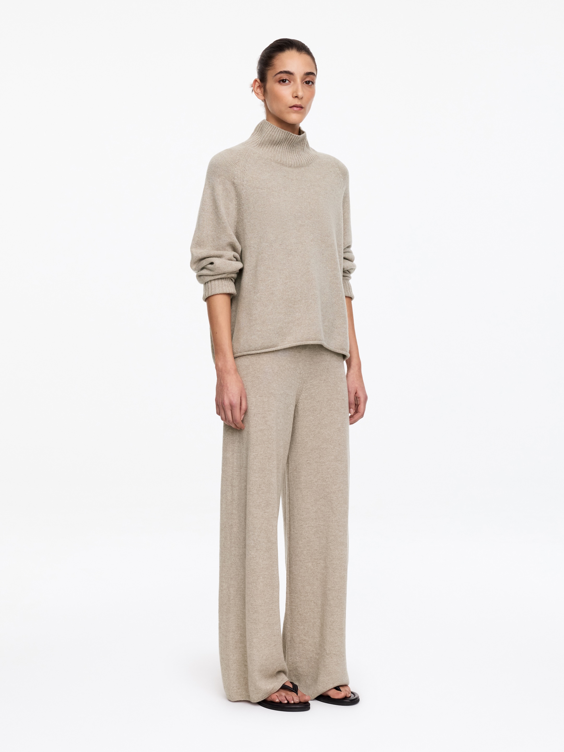 Cashmere Roll-neck Jumper - Beige - Regular fit - women - StillMedia/Lookbook - 4