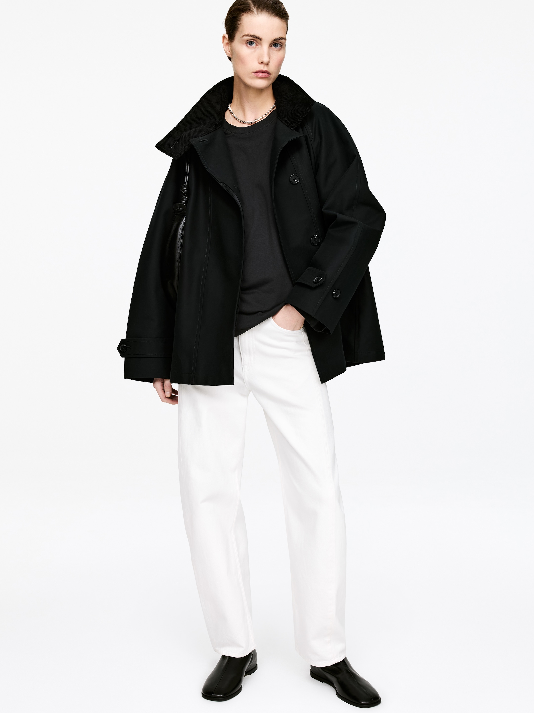 Relaxed Long-Sleeve T-Shirt - Black - Oversized - Women - StillMedia/Lookbook - 5