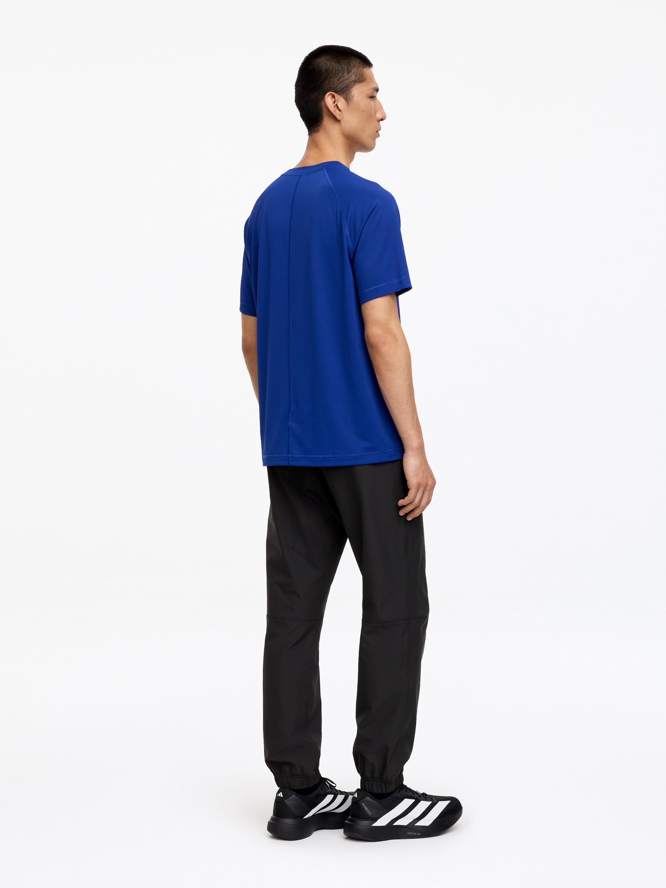 ARKET ACTIVE Tech Trousers - Black - Relaxed fit - Men - StillMedia/Lookbook - 9