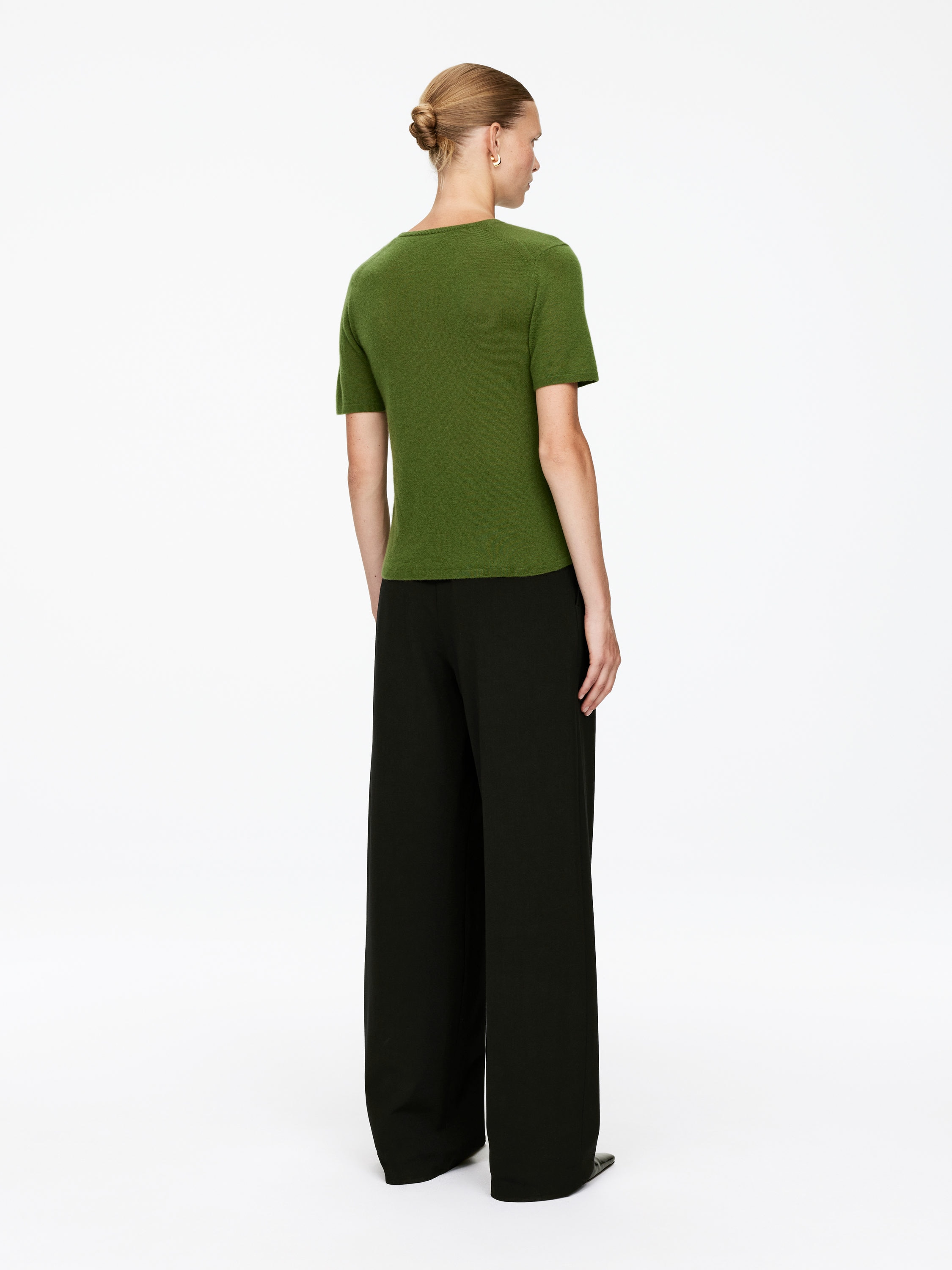 Pure Cashmere T-Shirt - Green - Regular fit - Women - StillMedia/Lookbook - 5