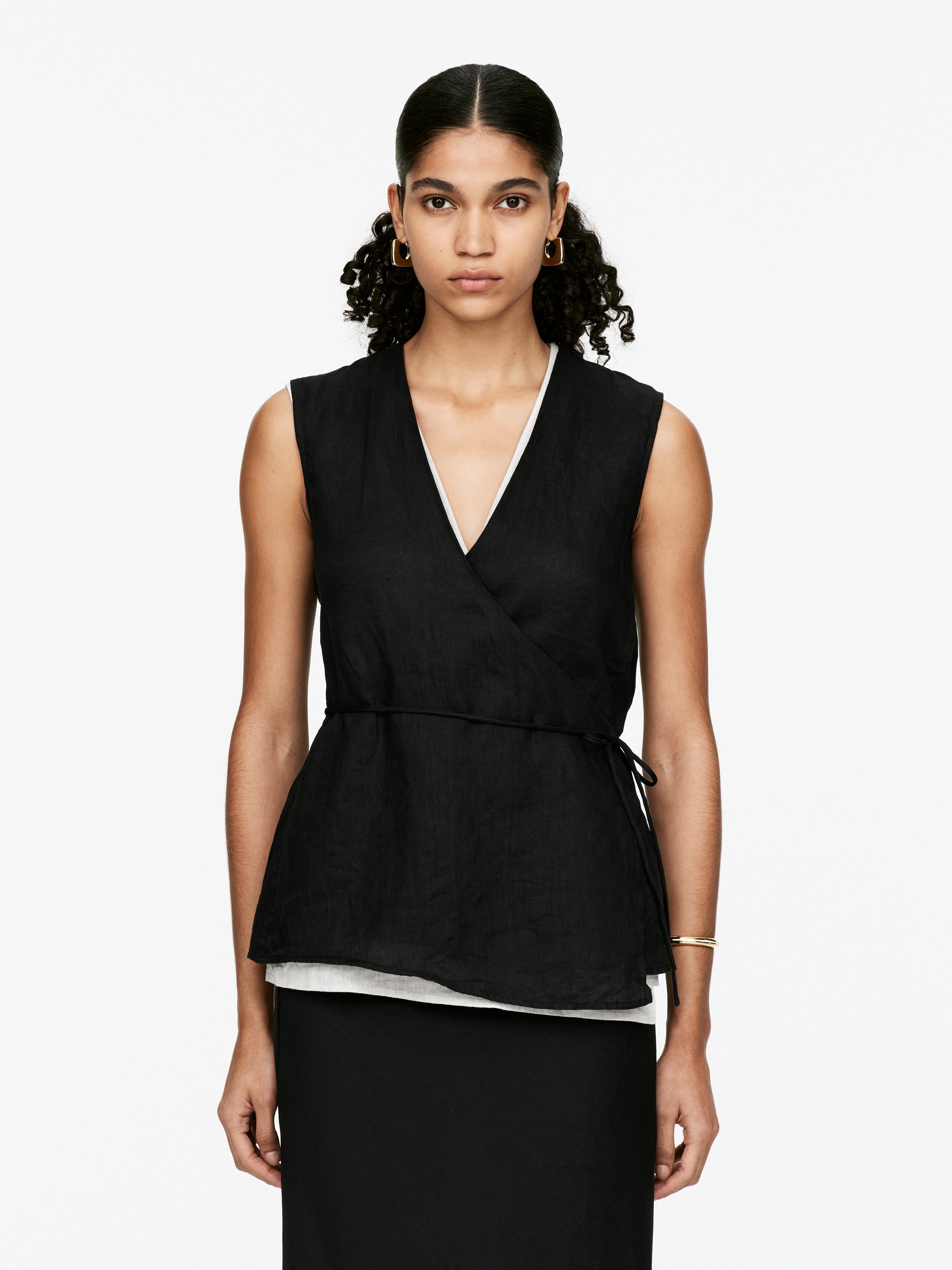 Zavinutý top z lnu - Černá/Béžová/Nepraná