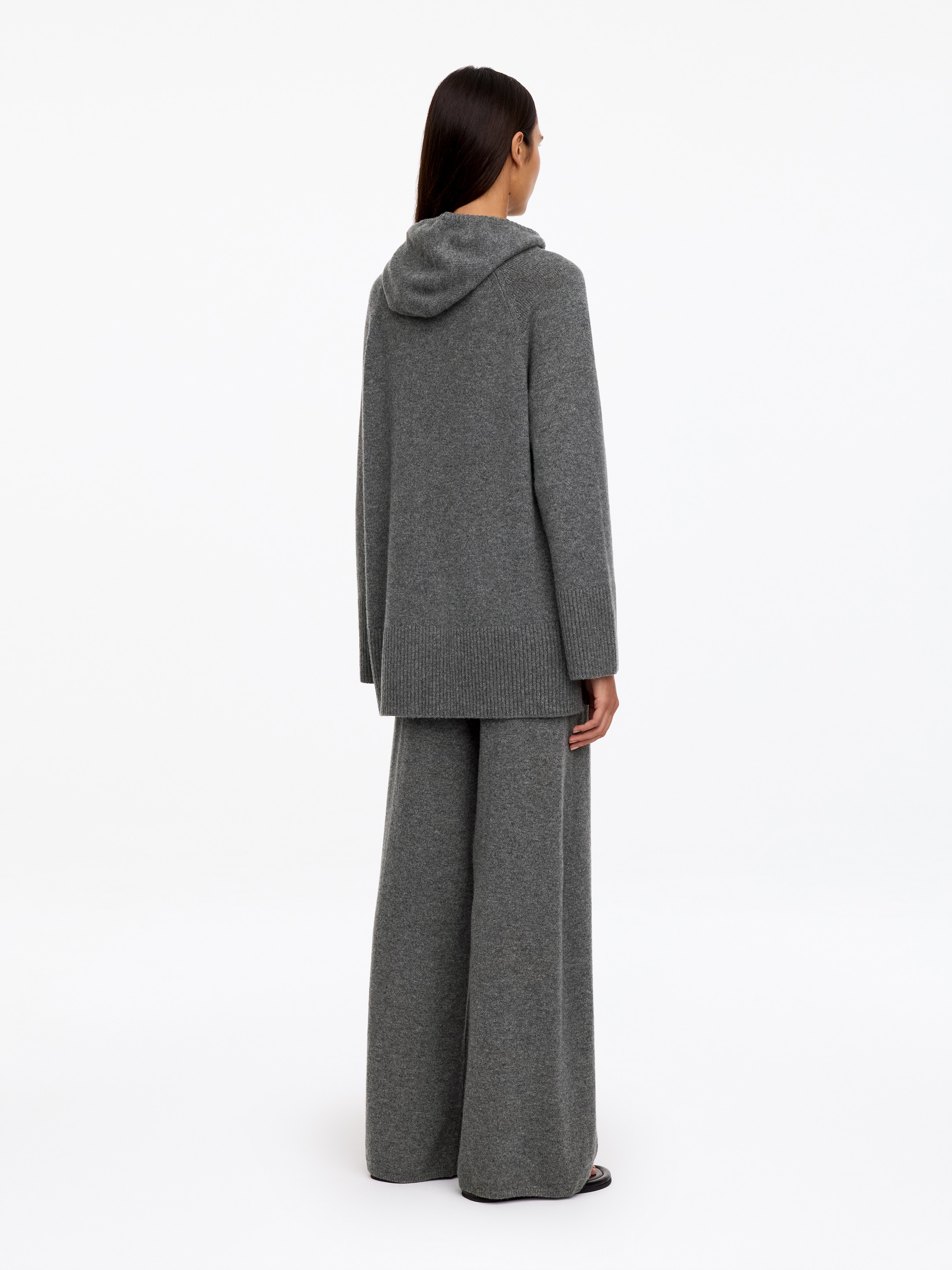 Cashmere hoodie - Grey - Relaxed fit - women - StillMedia/Lookbook - 2