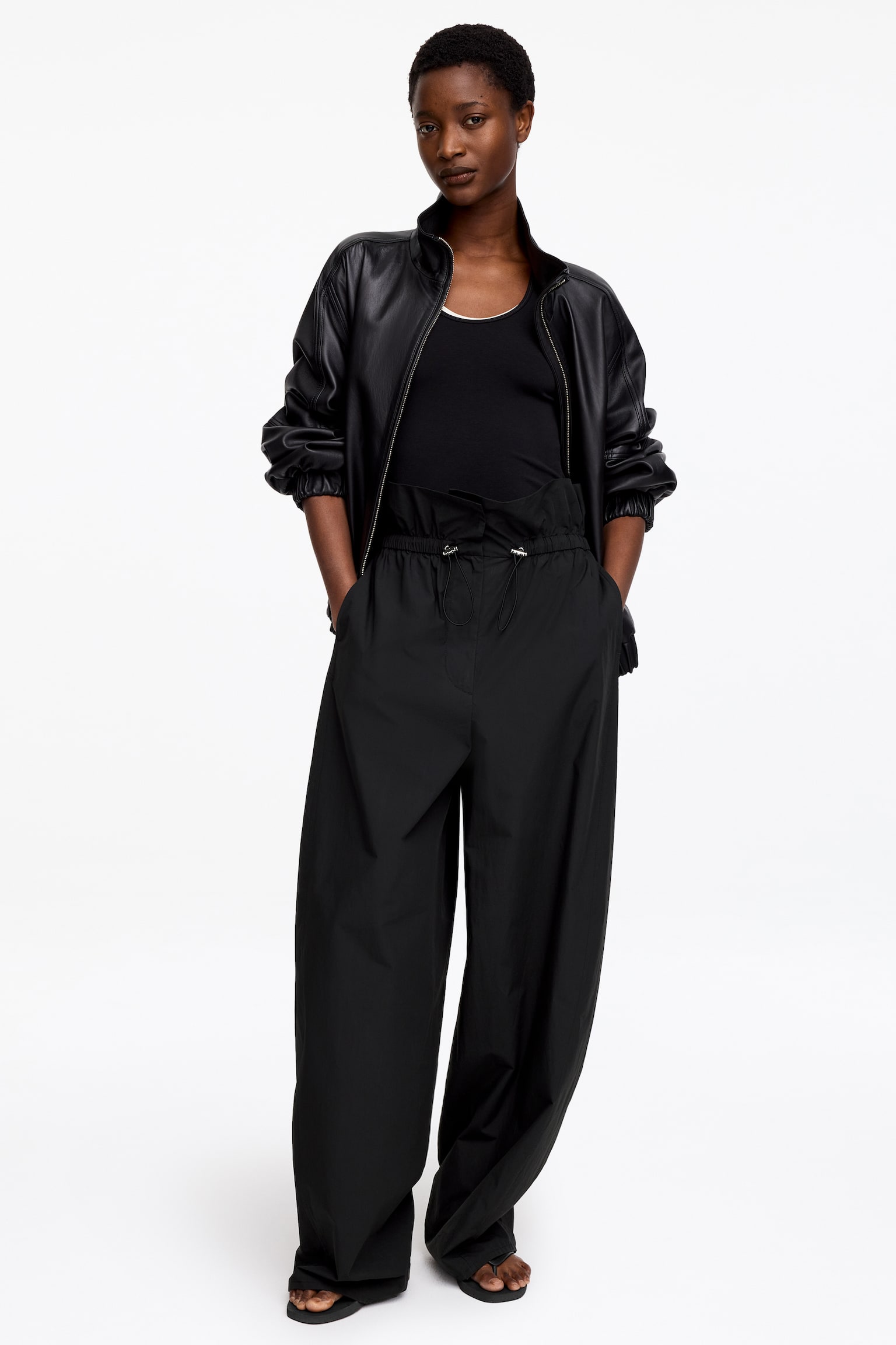 Kalhoty s pasem ve stylu paperbag - Černá - 4