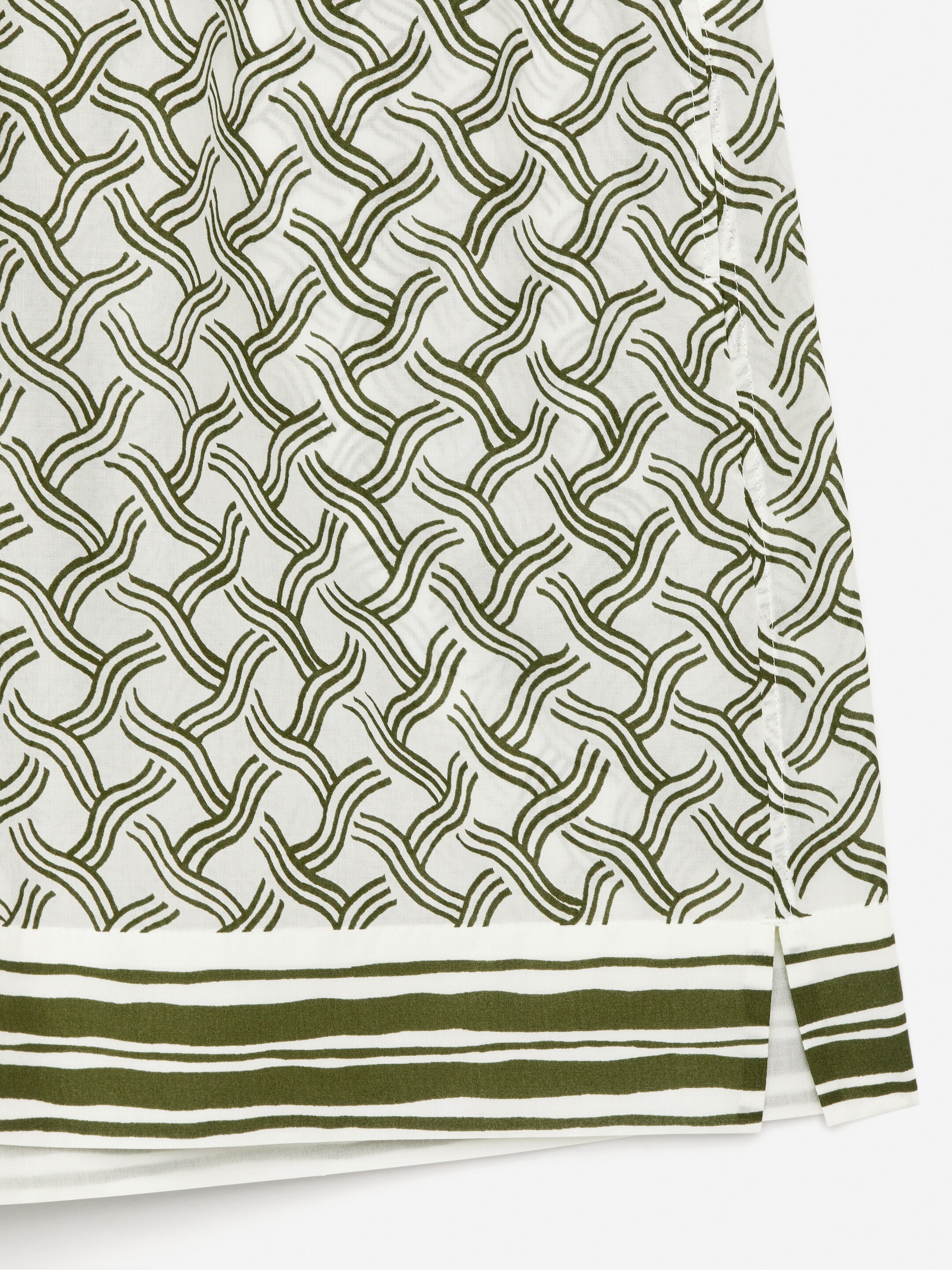 Zobrazit větší obrázek: Kraťasy s potiskem - Off White/Tmavě zelená - ŽENY | H&M CZ 5