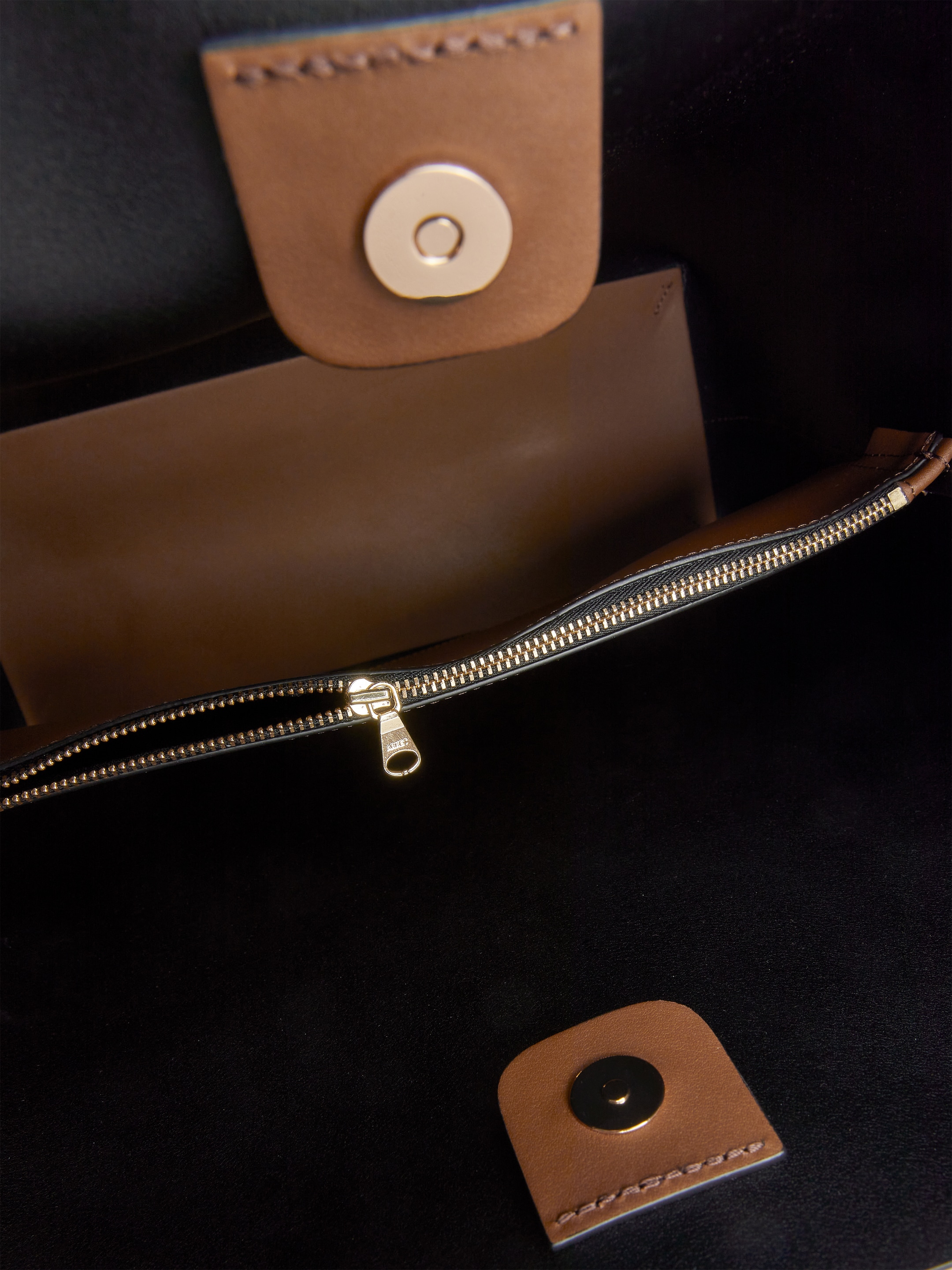 Tragetasche aus Spaltvelours - Braun - Damen - StillMedia/DescriptiveStillLife - 1