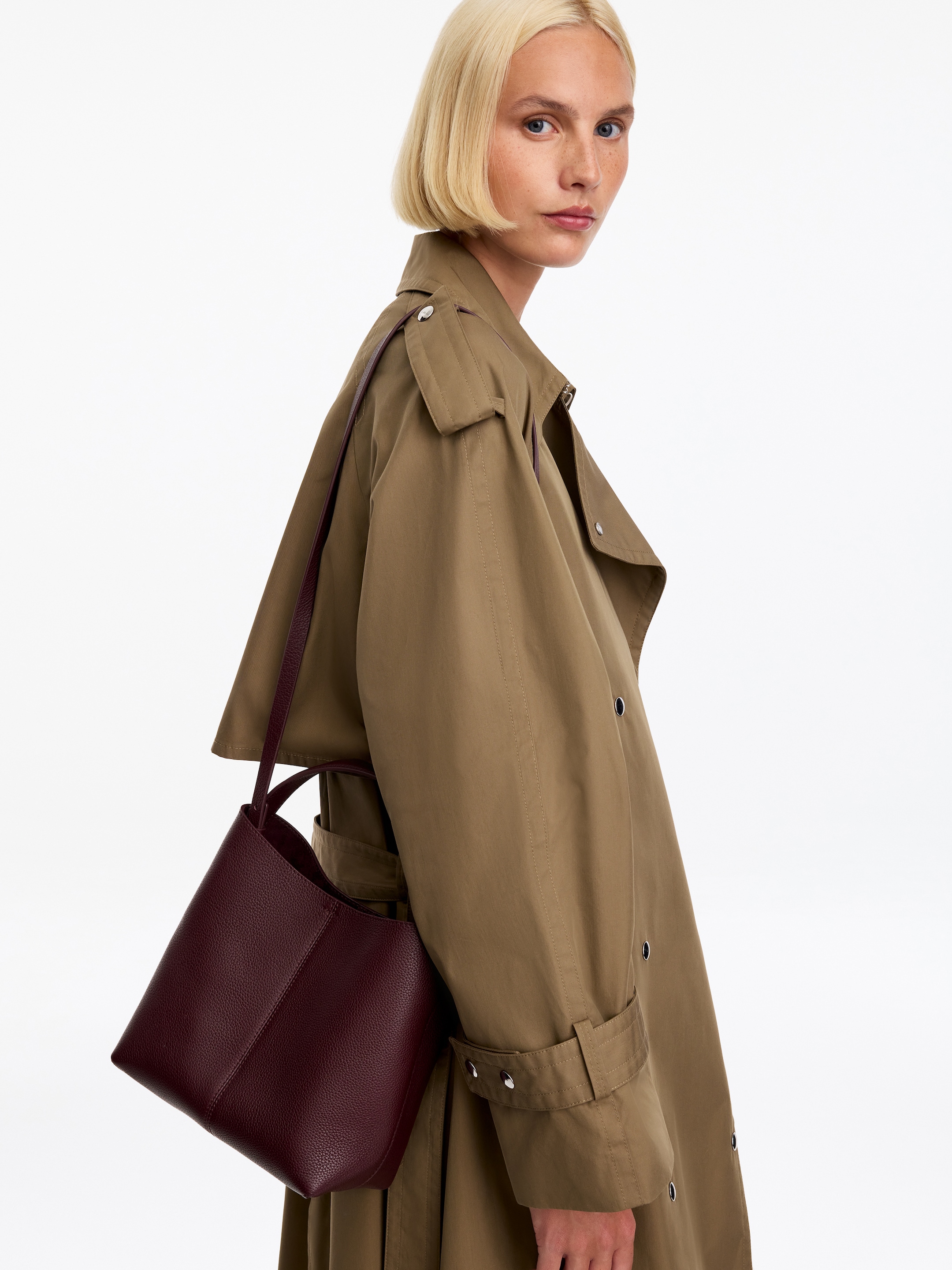 Small Leather Bucket Bag - Dark red - women - StillMedia/Lookbook - 6