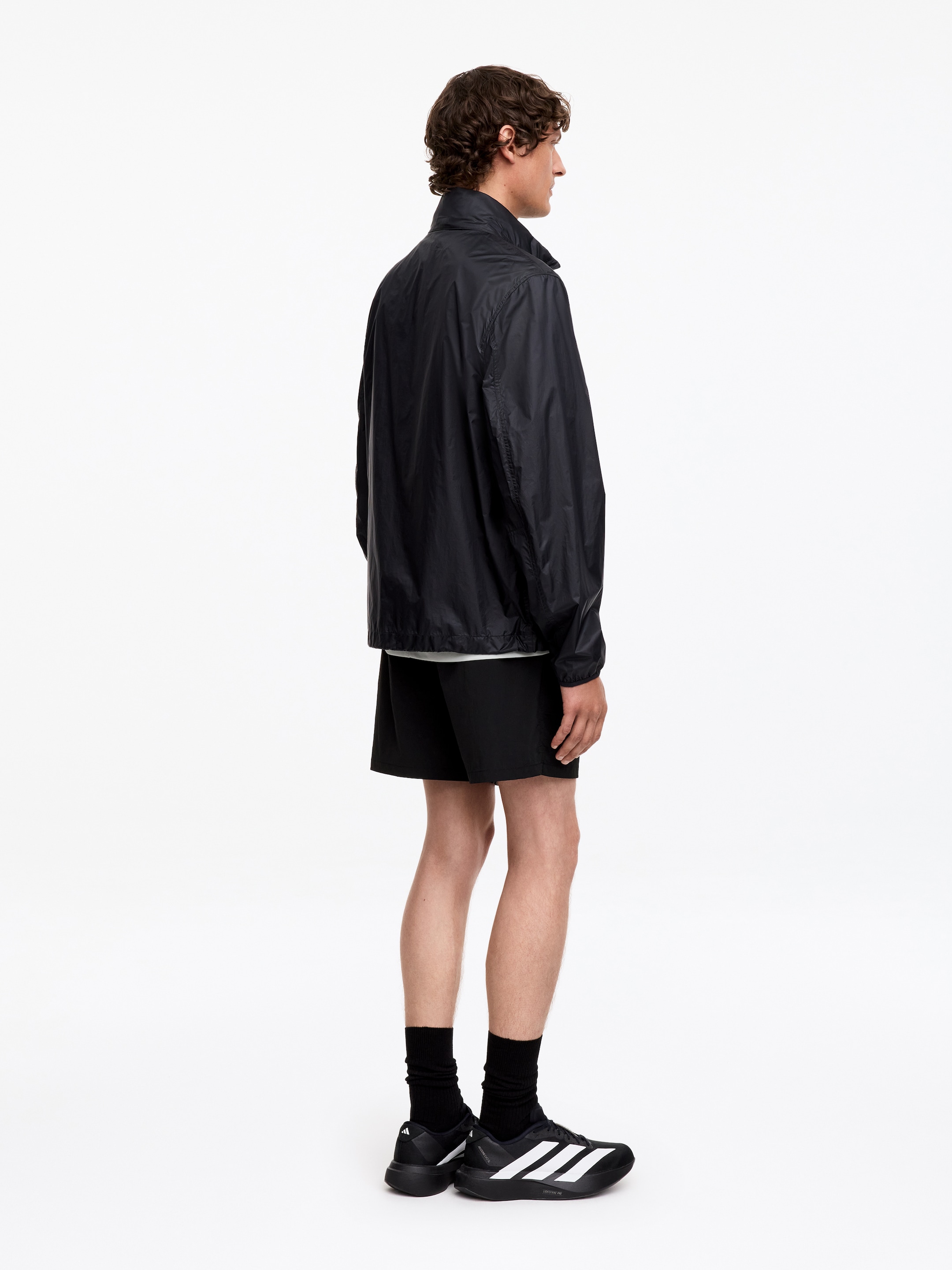 Pantalones cortos ligeros ARKET ACTIVE - Negro - Corte estándar - Men - StillMedia/Lookbook - 13