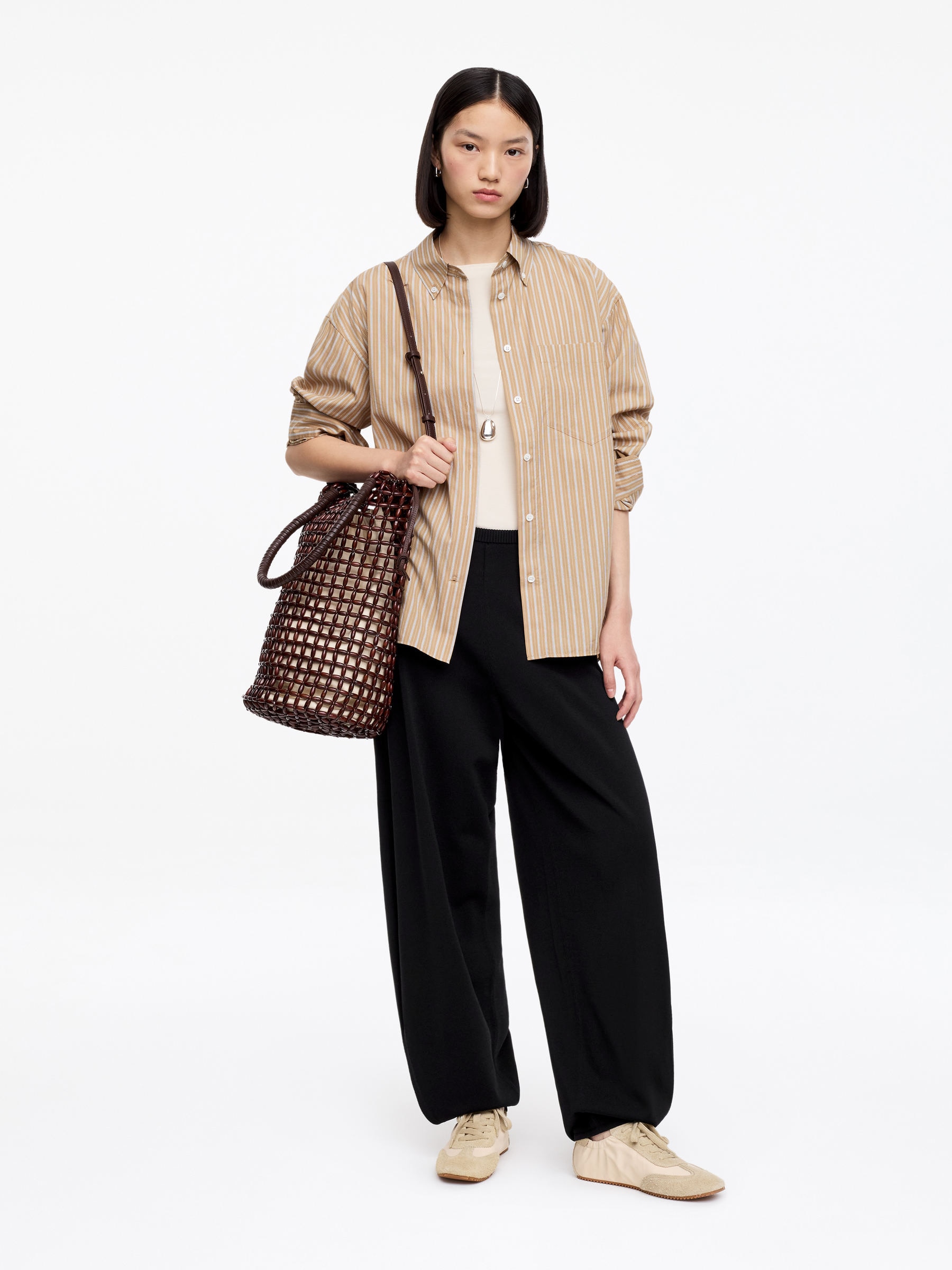 Relaxed Knitted Trousers - Black - Loose fit - Women - StillMedia/Lookbook - 3