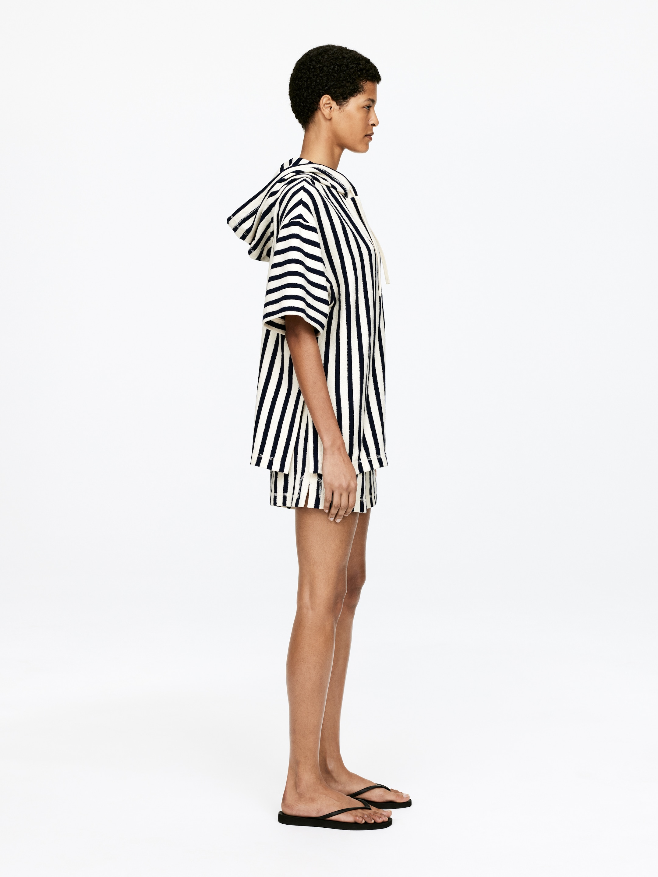 Agrandir l'image: Poncho de bain à capuche - Blanc cassé/Bleu foncé - FEMME | H&M FR 3