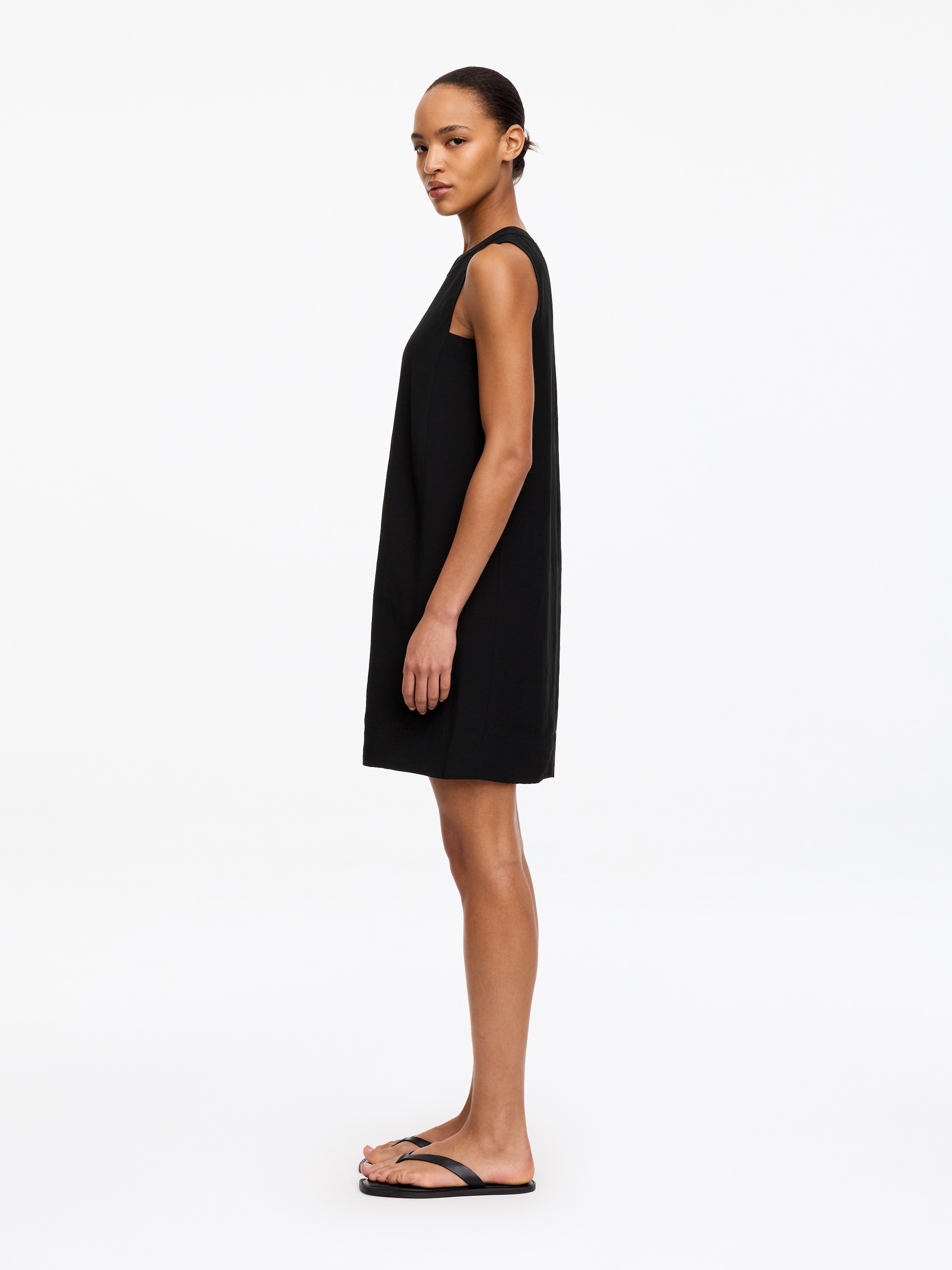 Straight-Cut Mini Dress - Black - Oversized - Women - StillMedia/Lookbook - 2