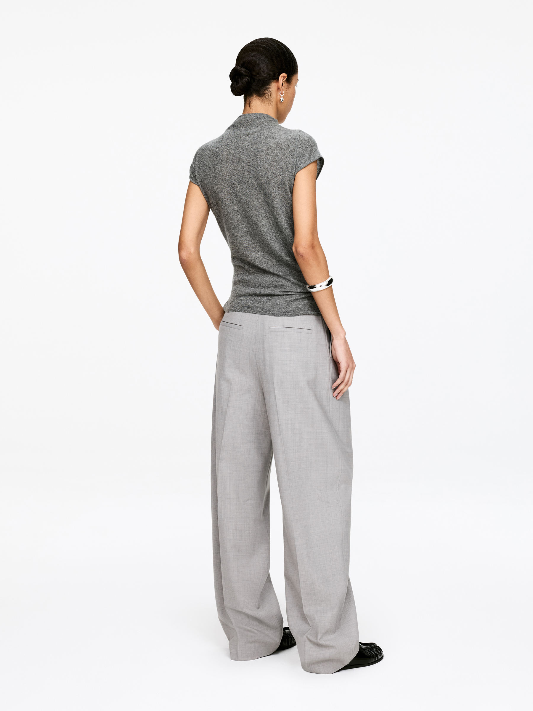 Pure Cashmere Draped Top - Grey - Regular fit - Women - StillMedia/Lookbook - 2