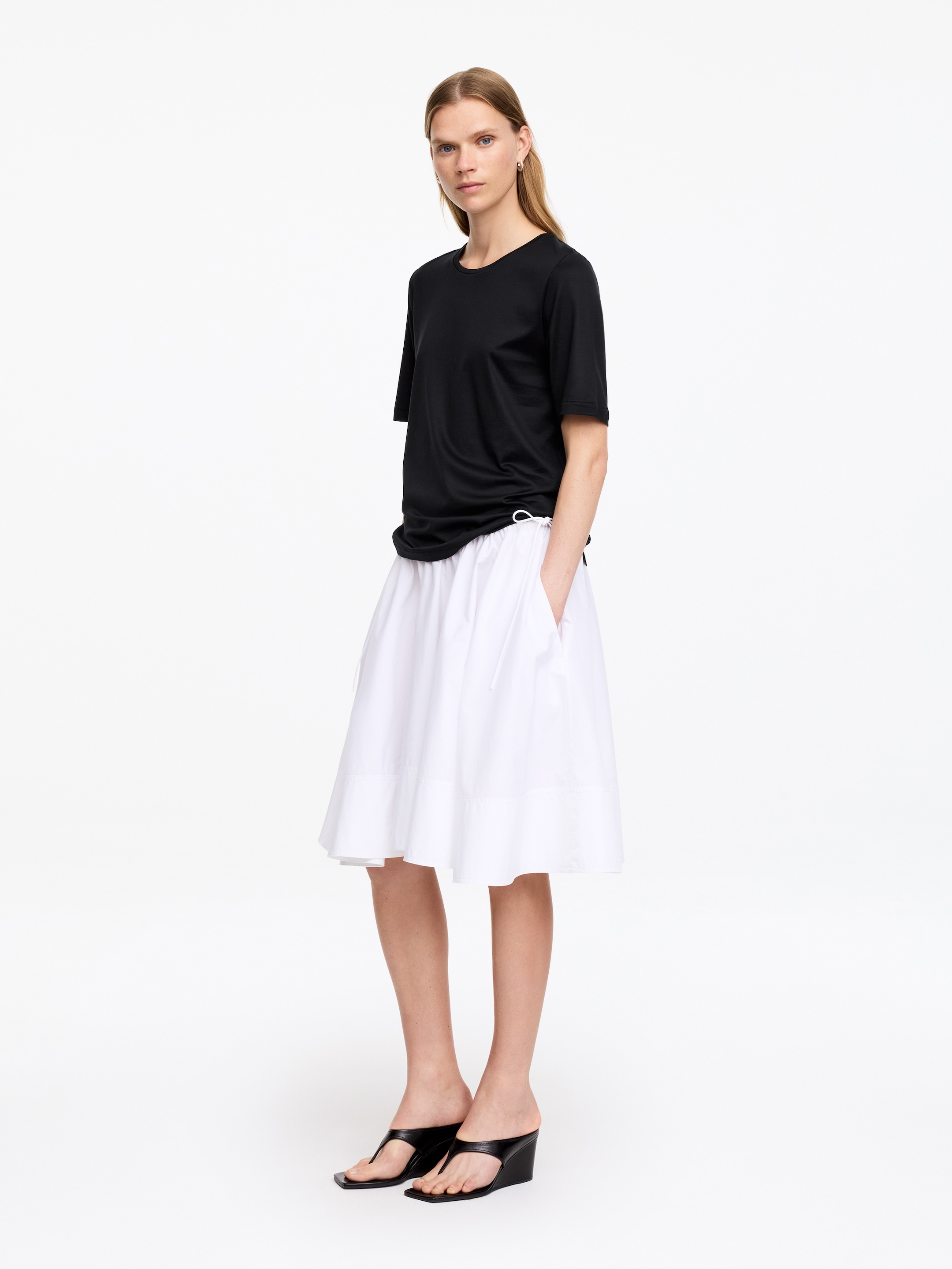 T-shirt z lyocellu i bawełny - Czarny - Fason normalny - Women - StillMedia/Lookbook - 6