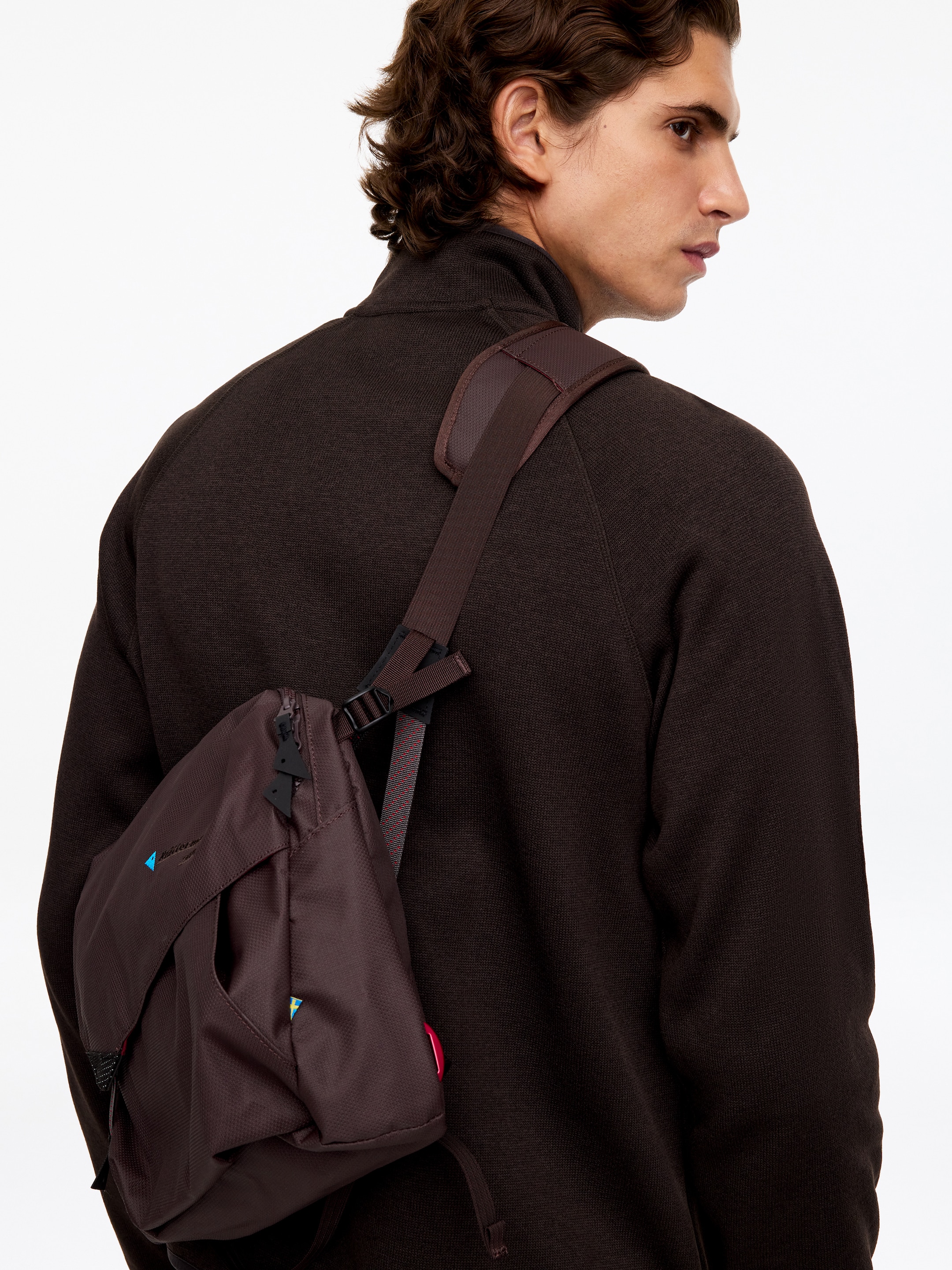 Klättermusen Gaut 8L Messenger Bag - Dark Brown - men - StillMedia/Lookbook - 4