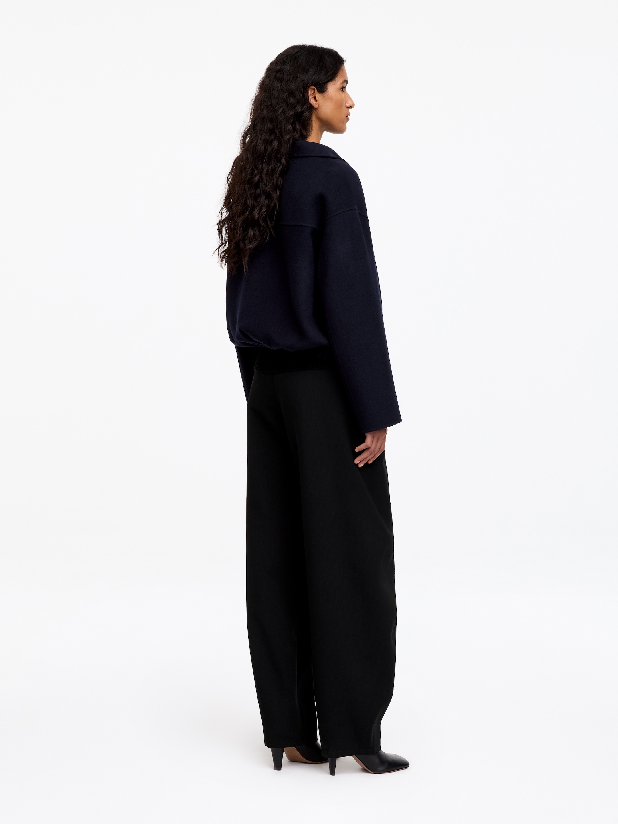 Barrel-Leg Wool-blend Trousers - Black - Relaxed fit - women - StillMedia/Lookbook - 4