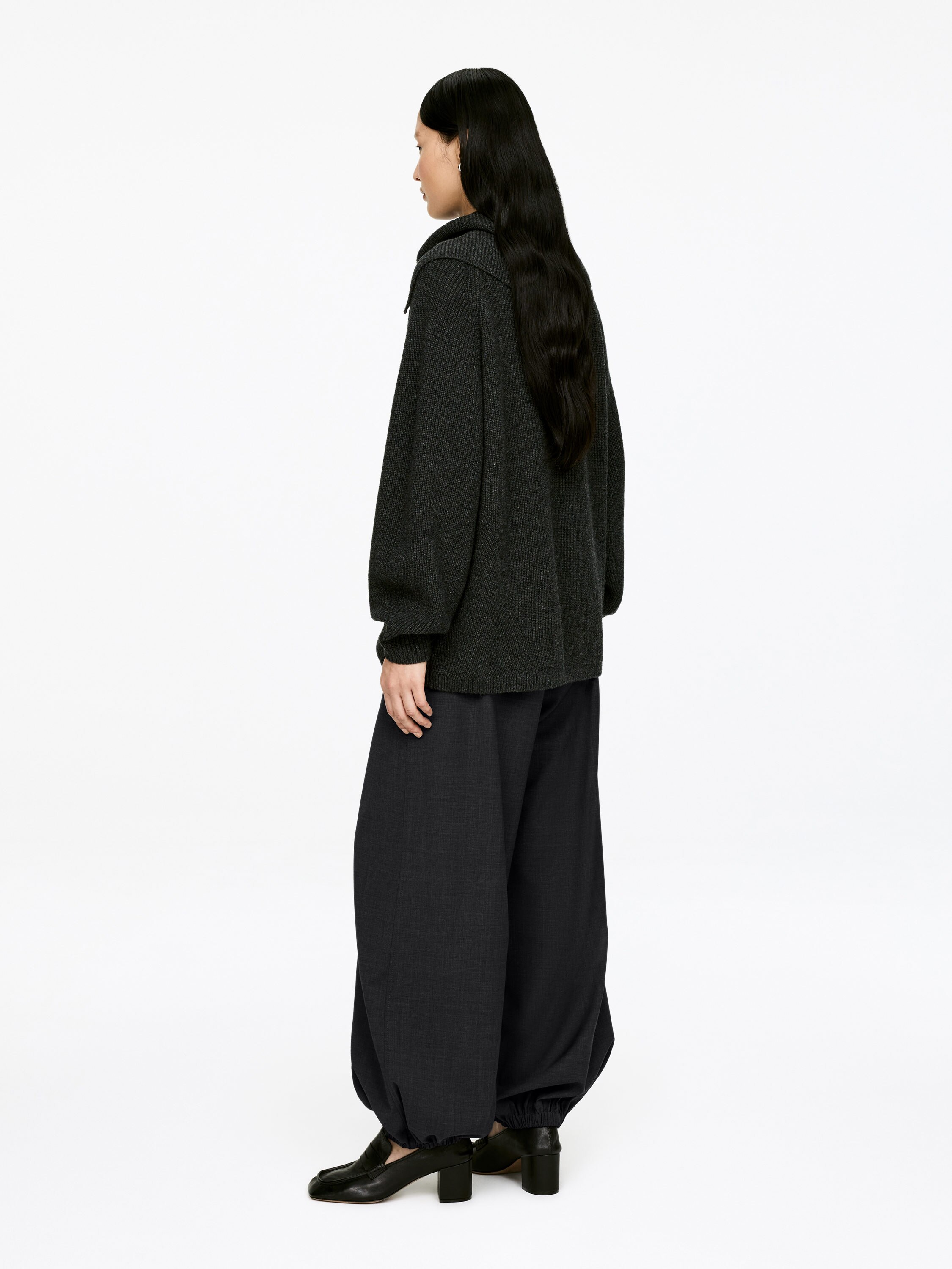 Barrel-Leg Trousers - Dark Grey - Relaxed fit - Women - StillMedia/Lookbook - 6