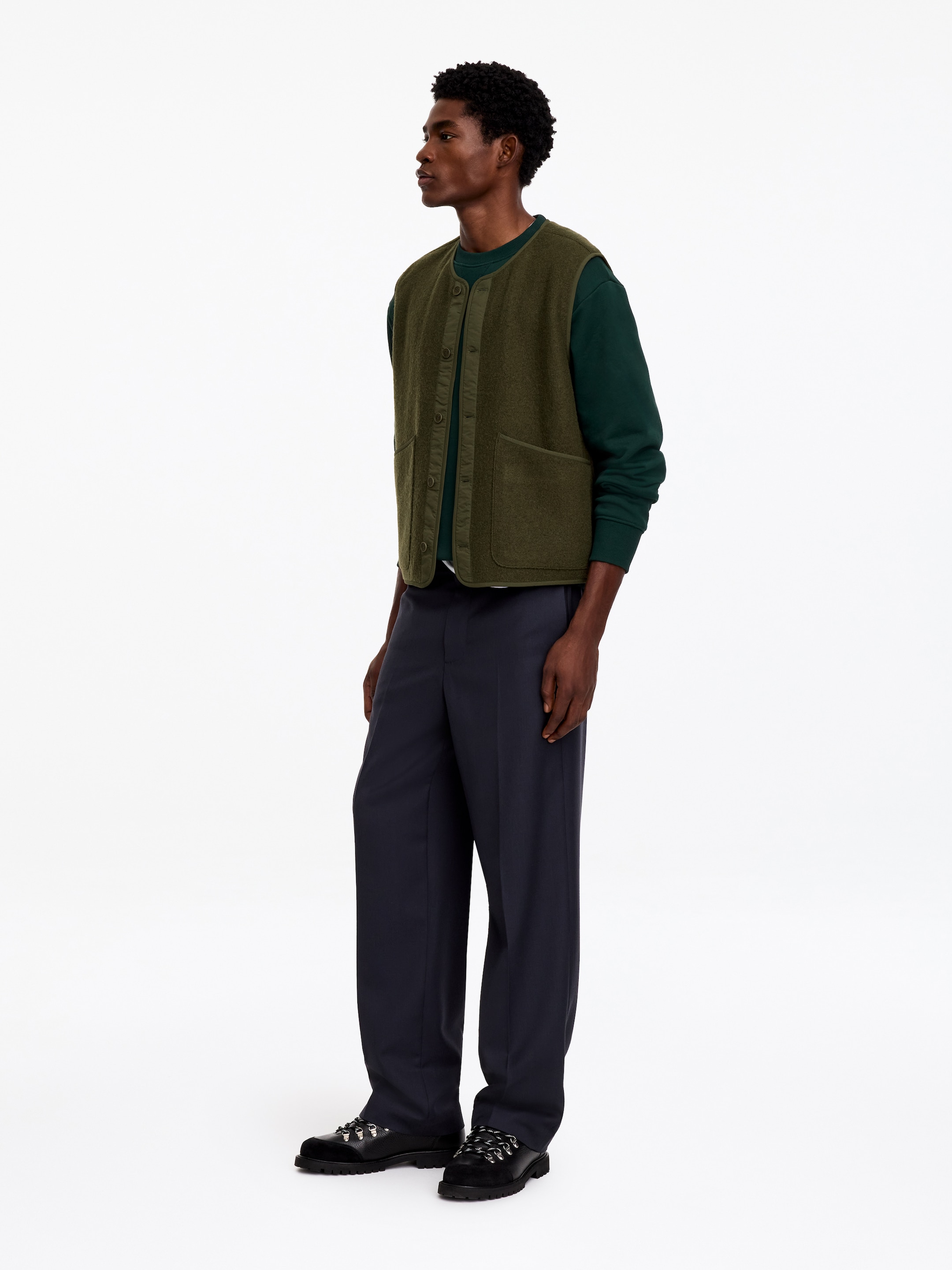 2-in-1 Wool Vest - Green - Regular fit - men - StillMedia/Lookbook - 5