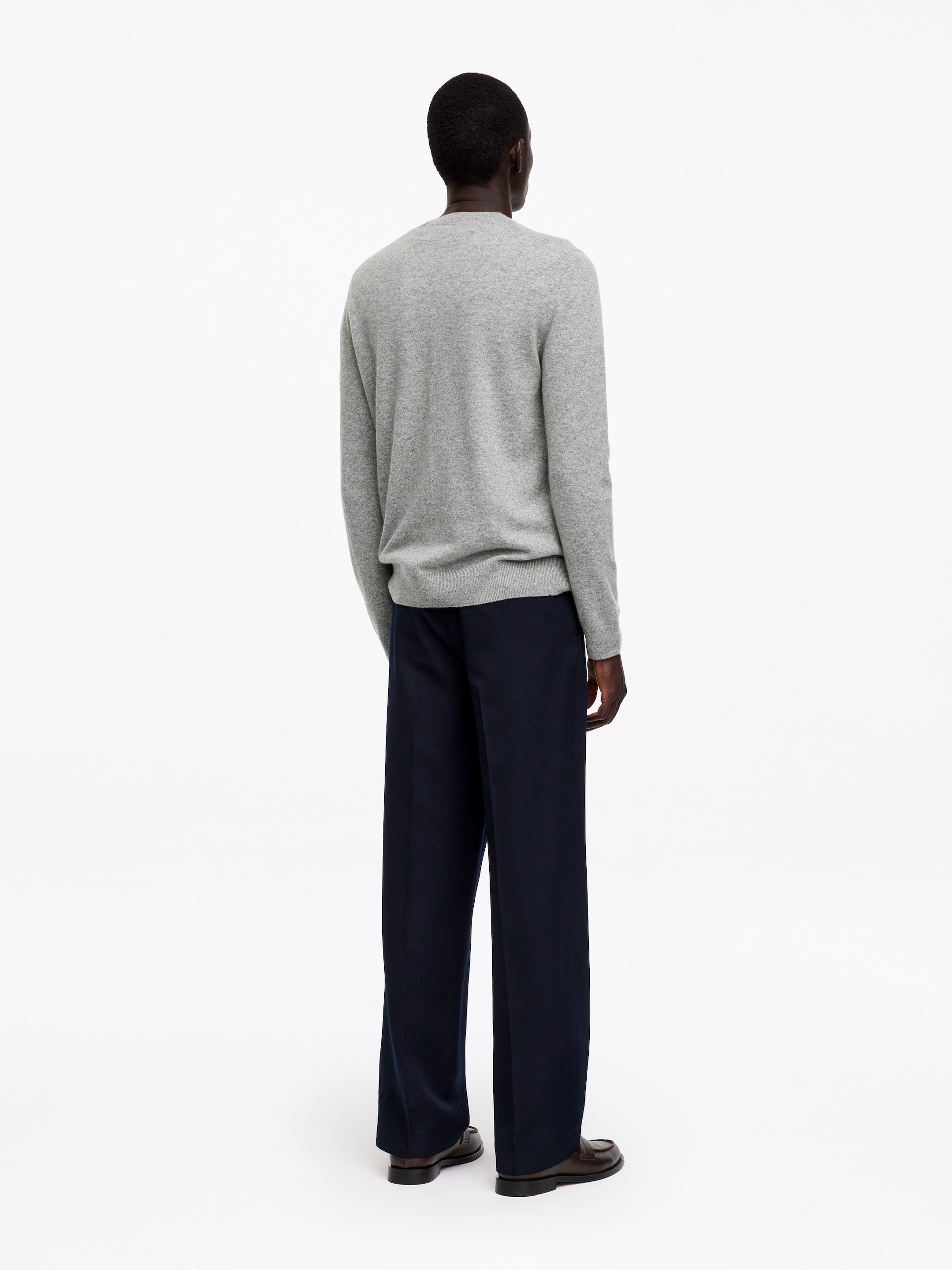 Pure Cashmere Crew-Neck Jumper - Grey - Regular fit - men - StillMedia/Lookbook - 4