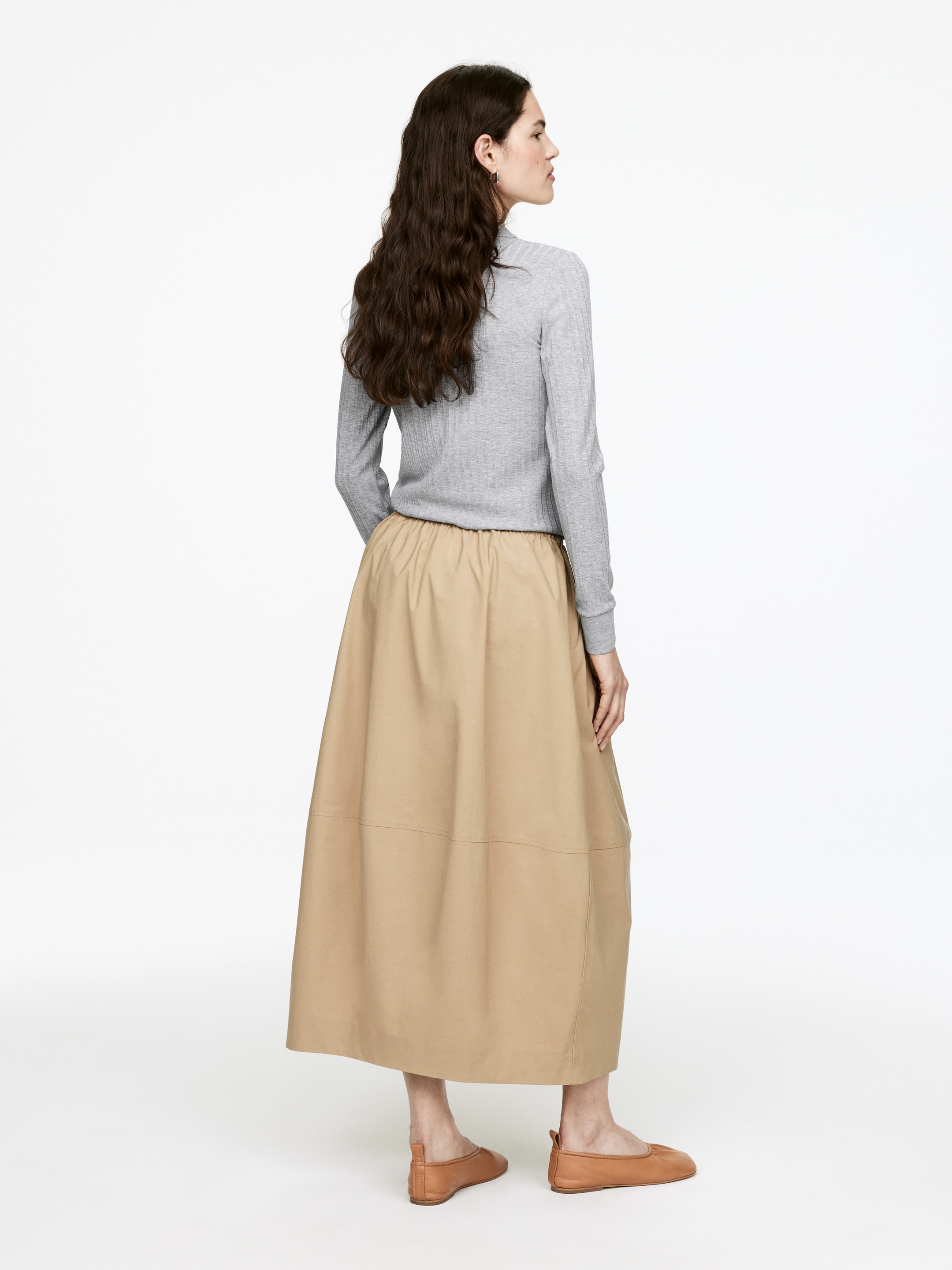 Zobrazit větší obrázek: Bavlněná midi sukně - Béžová - ŽENY | H&M CZ 2