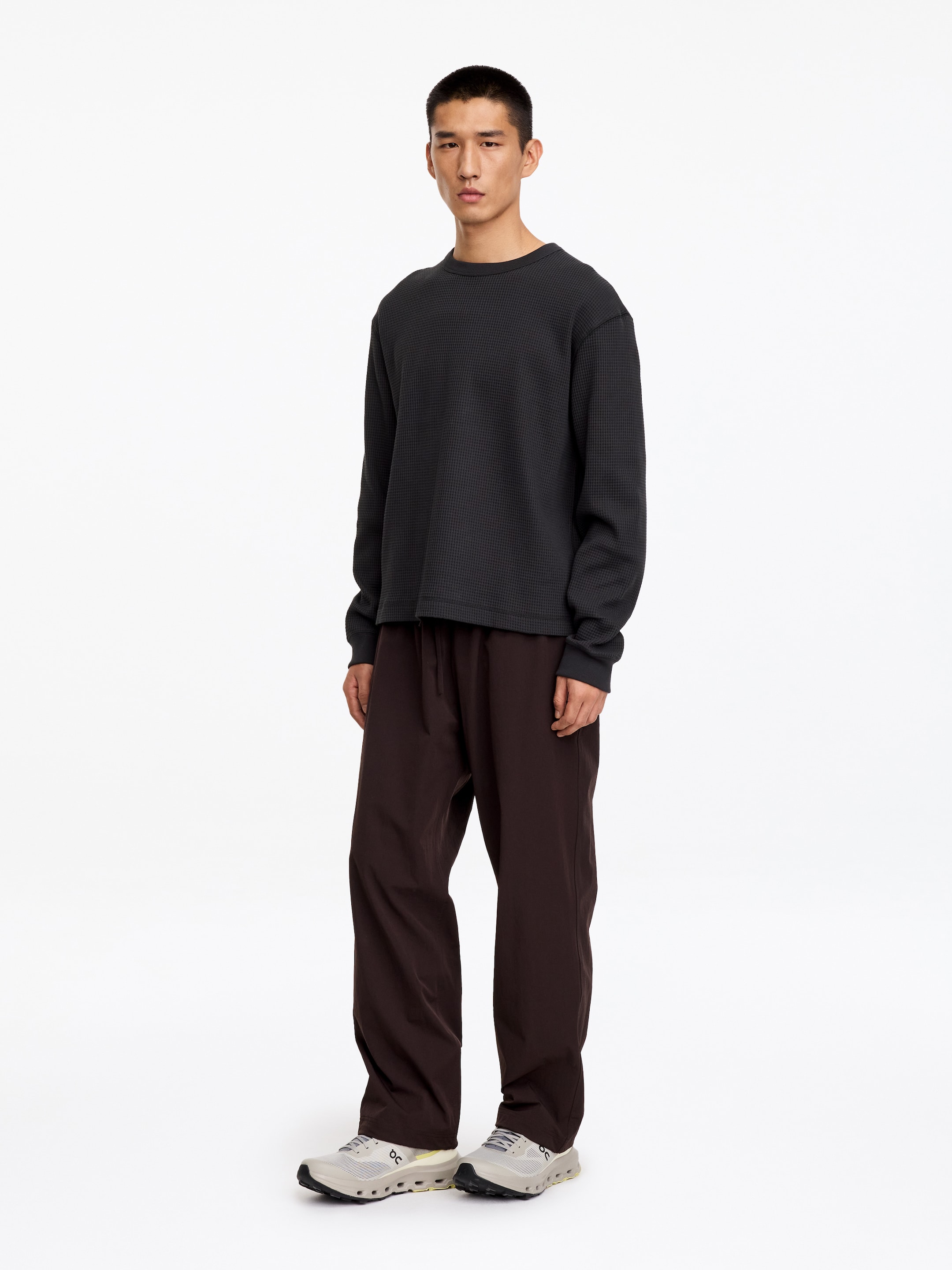 ARKET ACTIVE Oberteil mit Waffelstruktur - Mattschwarz - Regular Fit - men - StillMedia/Lookbook - 2