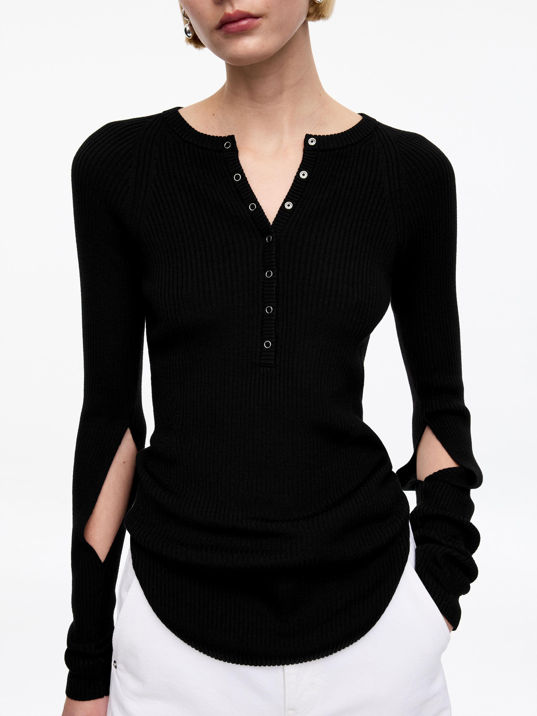 Geripptes Oberteil aus Wollmischung - Schwarz - Slim Fit - Women - StillMedia/Lookbook - 2