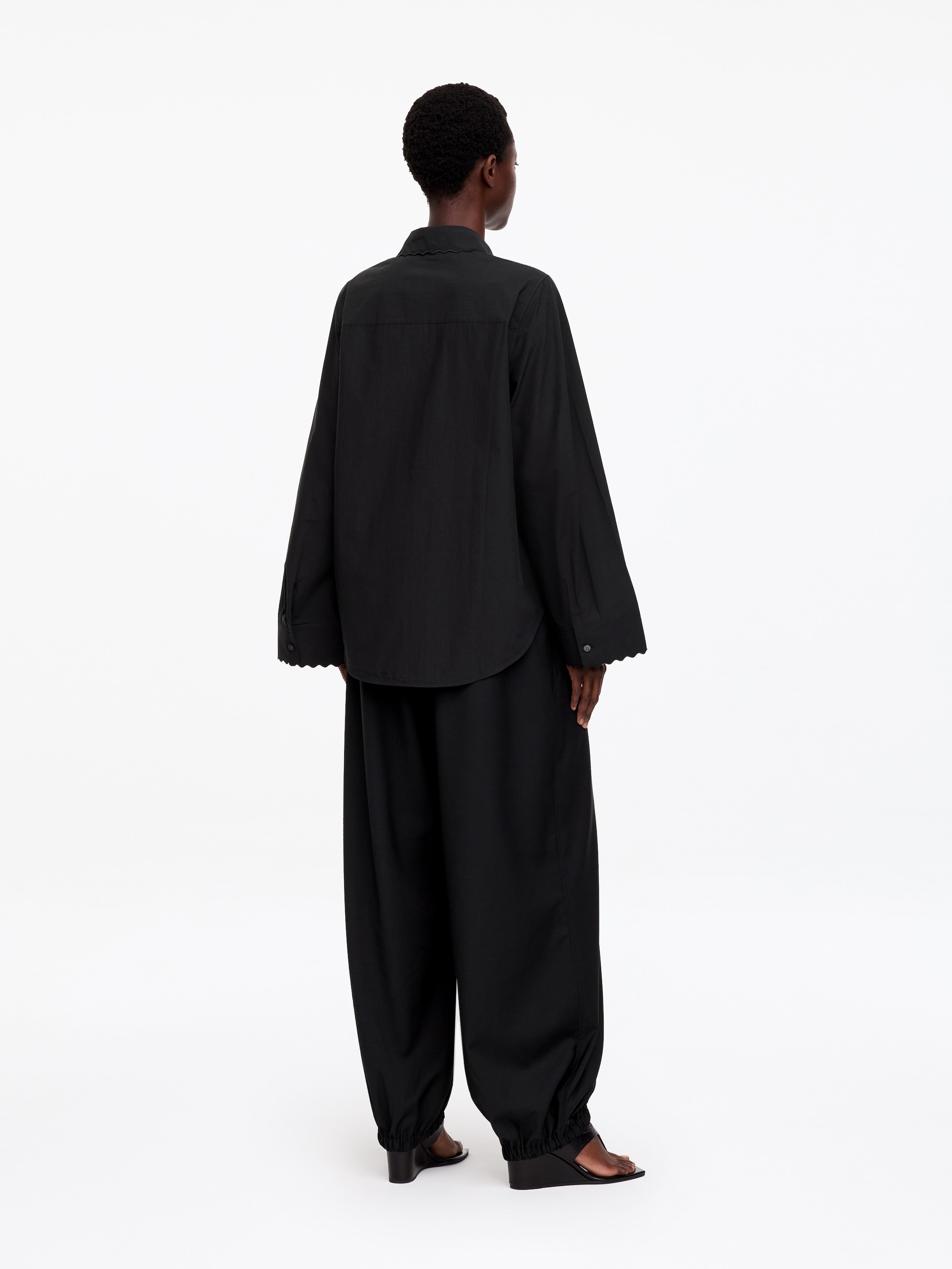 Scallop-Detail Shirt - Black - Regular fit - women - StillMedia/Lookbook - 4