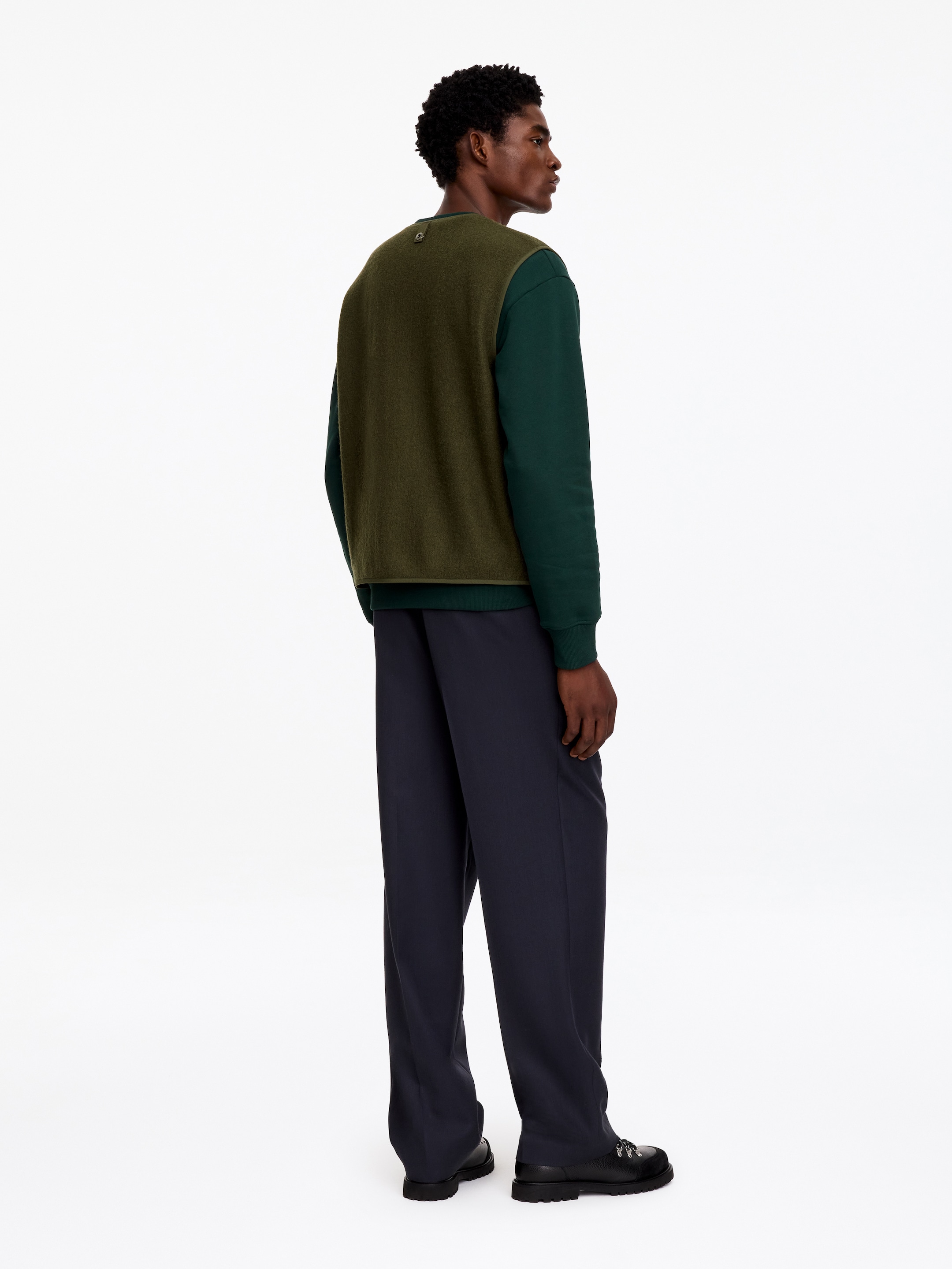 2-in-1 Wool Vest - Green - Regular fit - men - StillMedia/Lookbook - 3