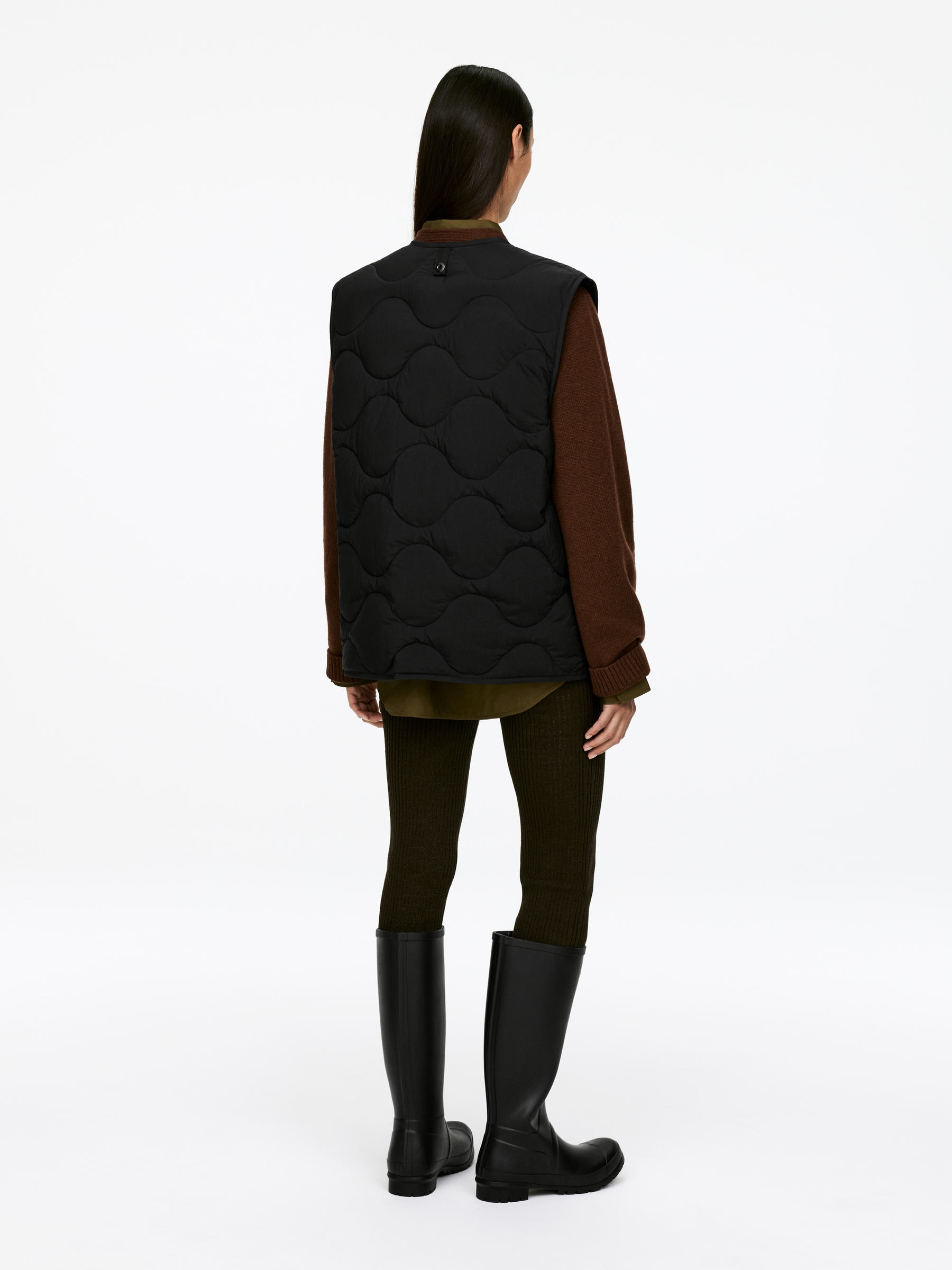 ARKET and Barbour Quilted Vest - Black - Regular fit - Women - StillMedia/Lookbook - 7