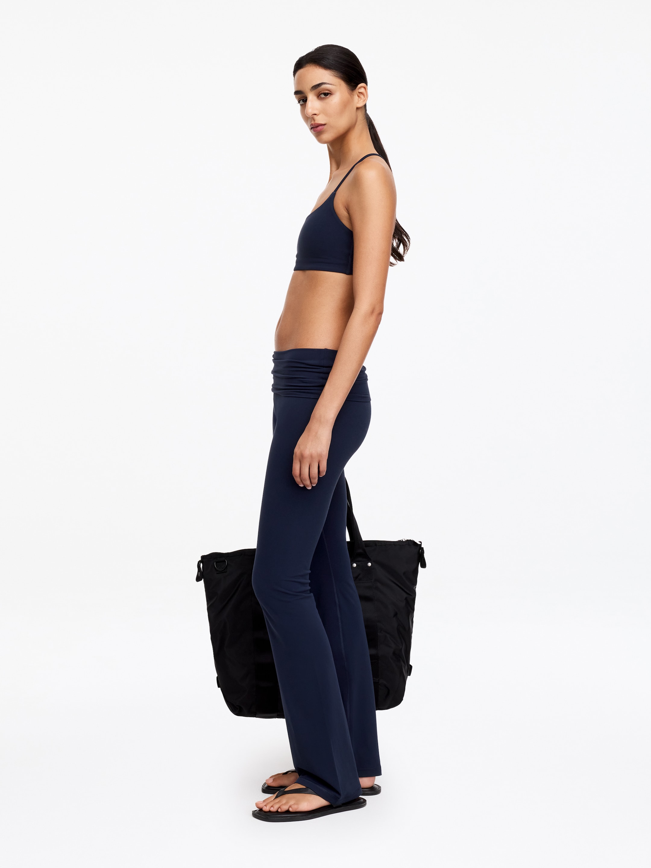 Weiche Stretch-Leggings - Dunkelblau - Slim Fit - Damen - StillMedia/Lookbook - 3