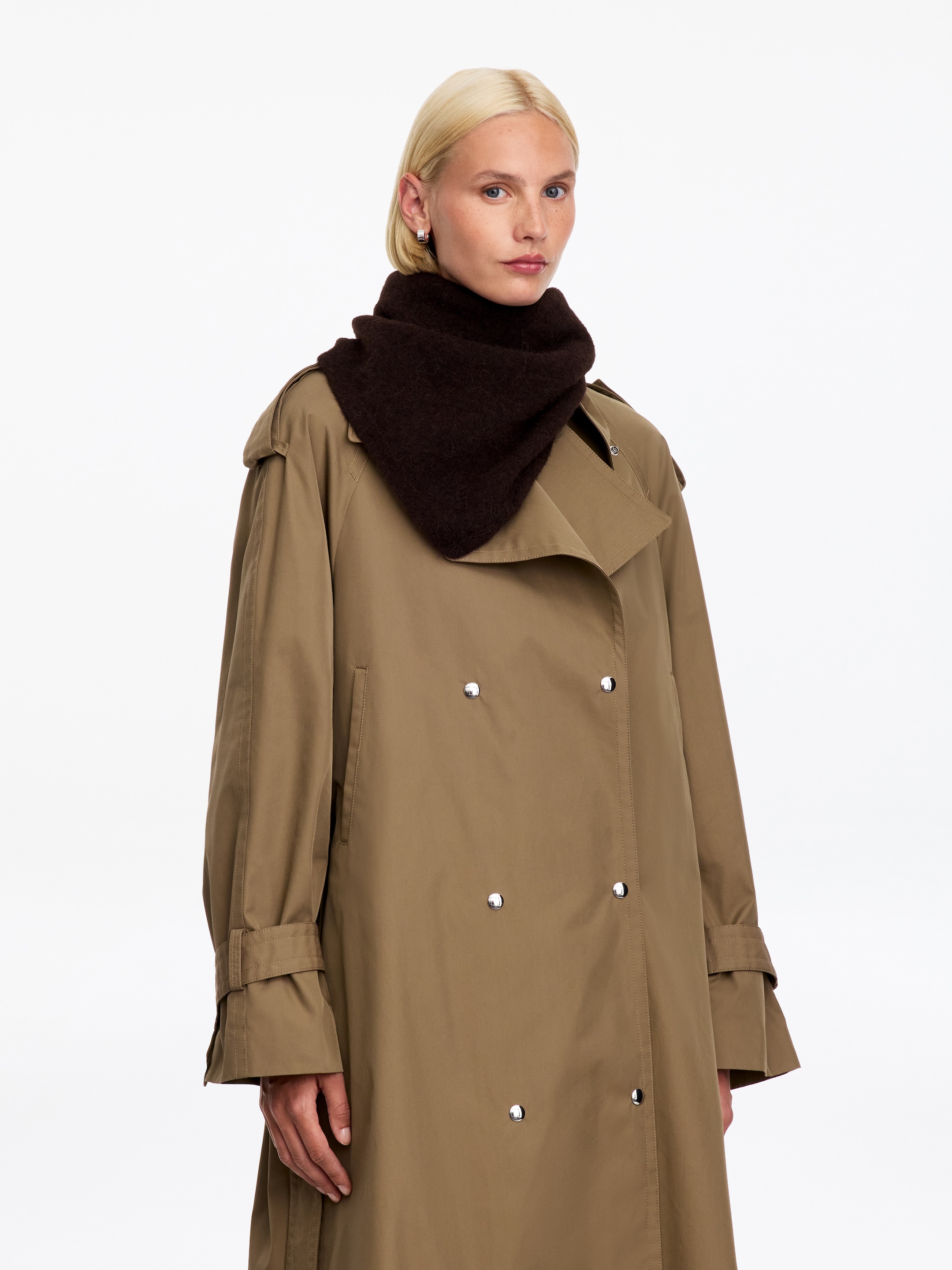 Tuch aus Alpakawolle und Wolle - Braun - women - StillMedia/Lookbook - 3