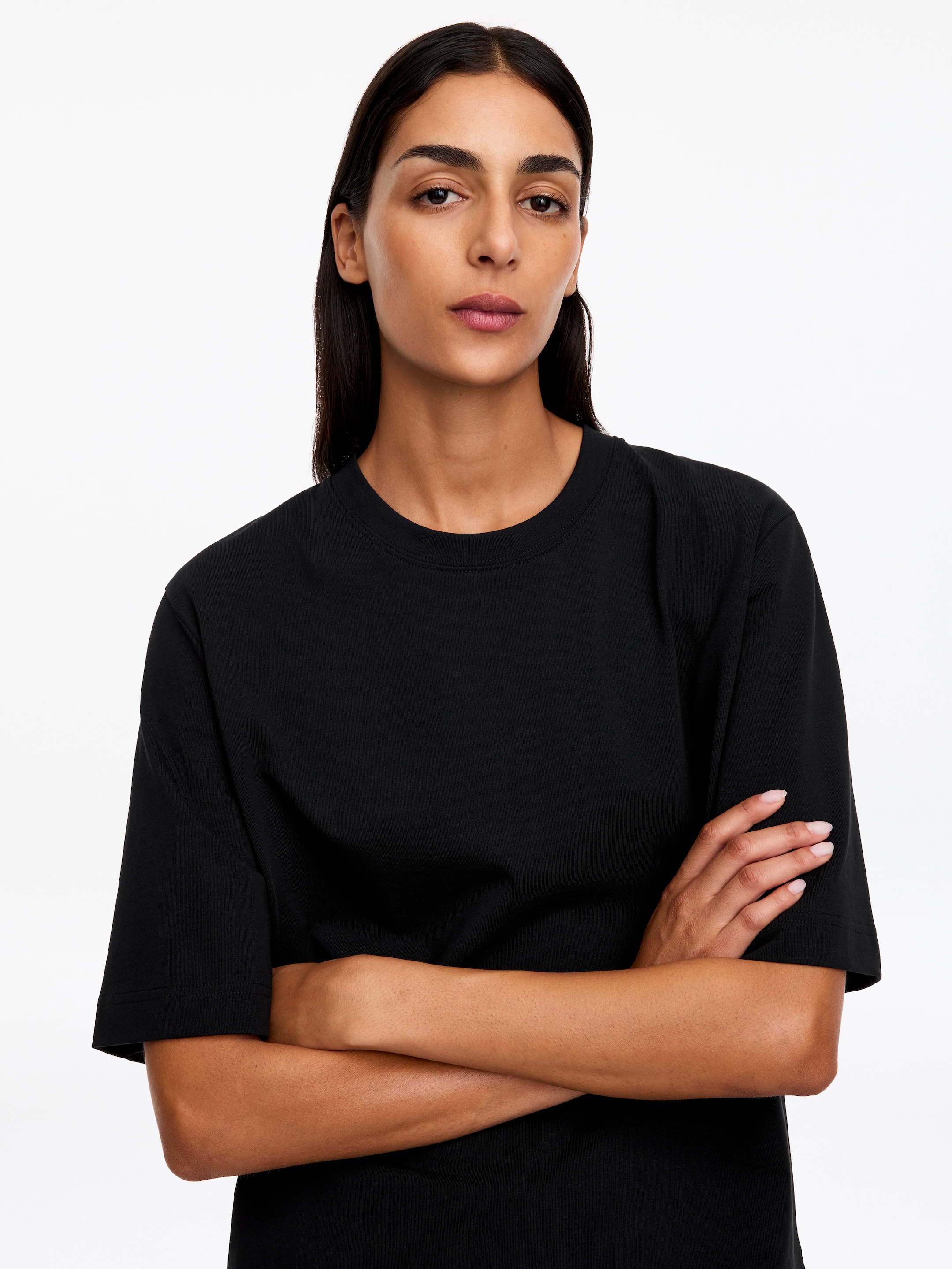 Signature Boxy T-Shirt - Black - Loose fit - women - StillMedia/Lookbook - 22