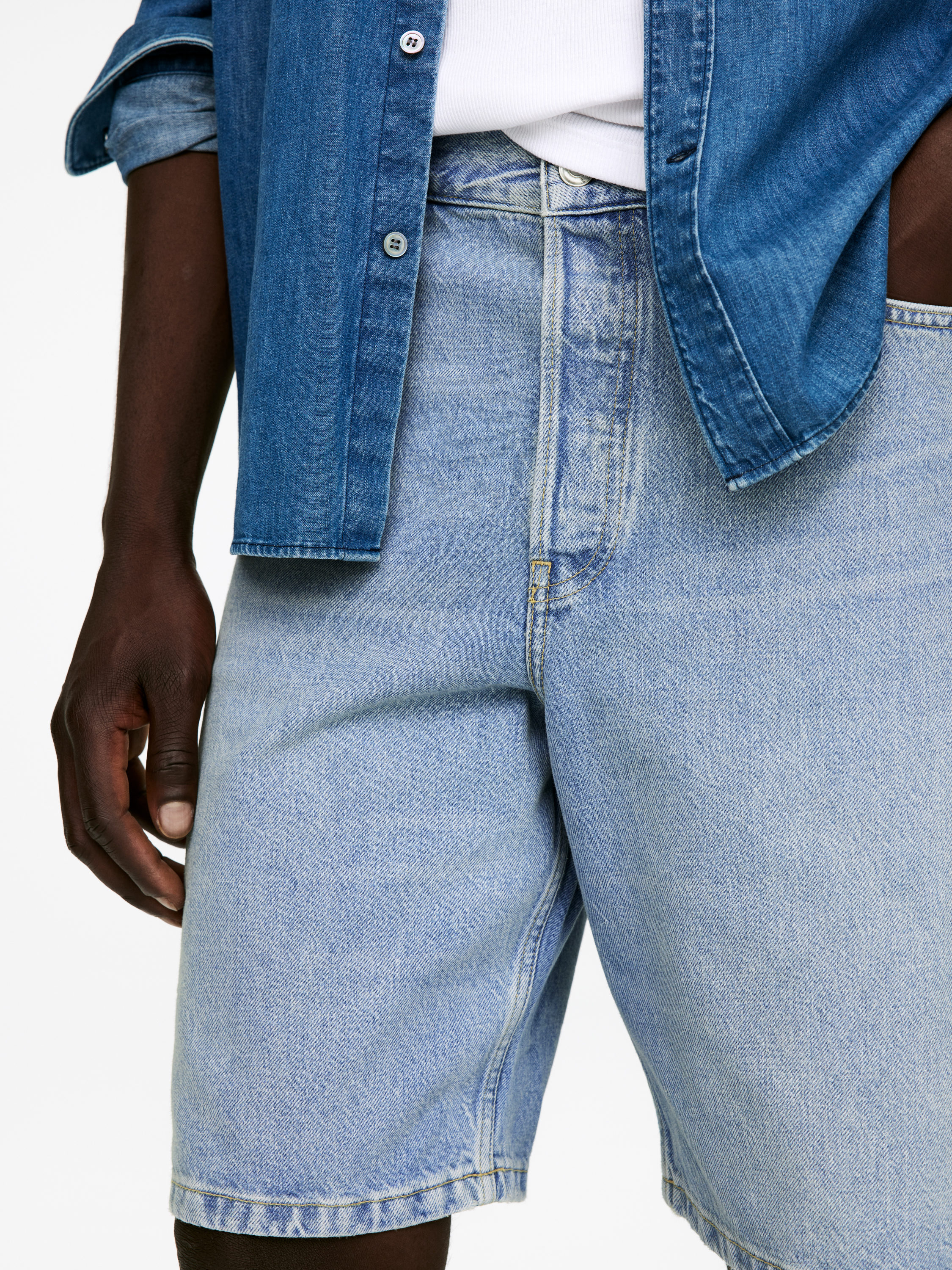 Relaxed Denim Shorts - Blue - Relaxed fit - Men - StillMedia/Lookbook - 6