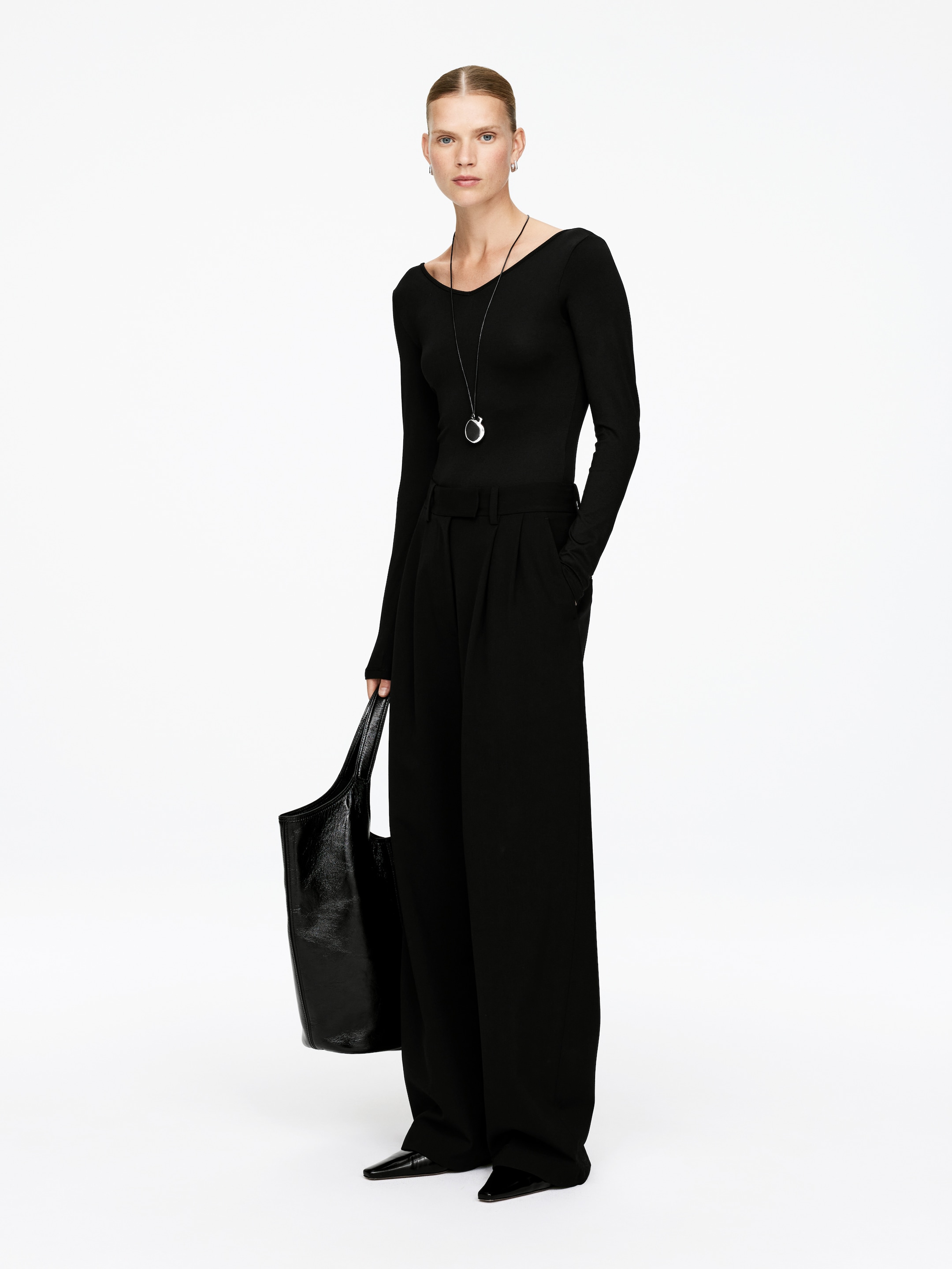Grösseres Bild ansehen: Body mit V-Ausschnitt - Schwarz - DAMEN | H&M CH 3
