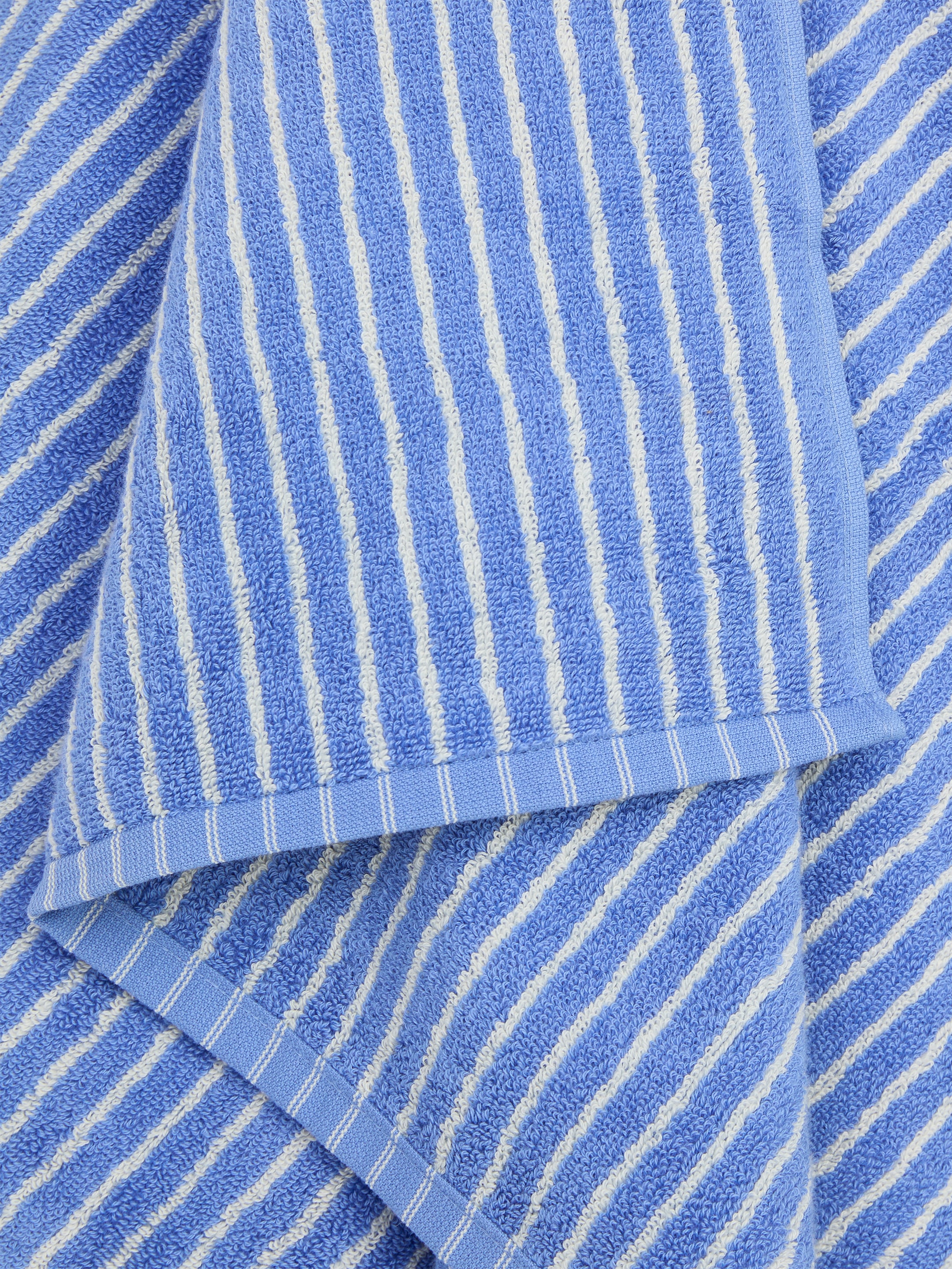 Bath Towel 70 x 140 cm - Blue/White - Homeware - StillMedia/DescriptiveDetail - 2
