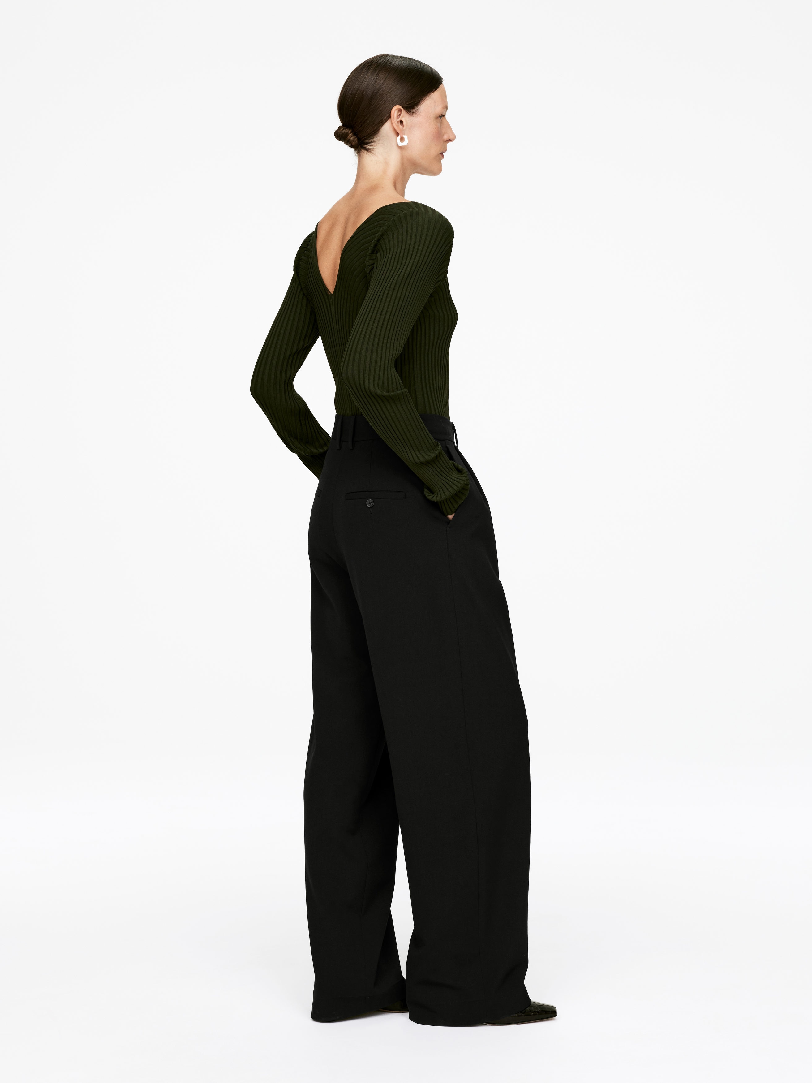 Wide-Leg Tailored Trousers - Black - Relaxed fit - Women - StillMedia/Lookbook - 3