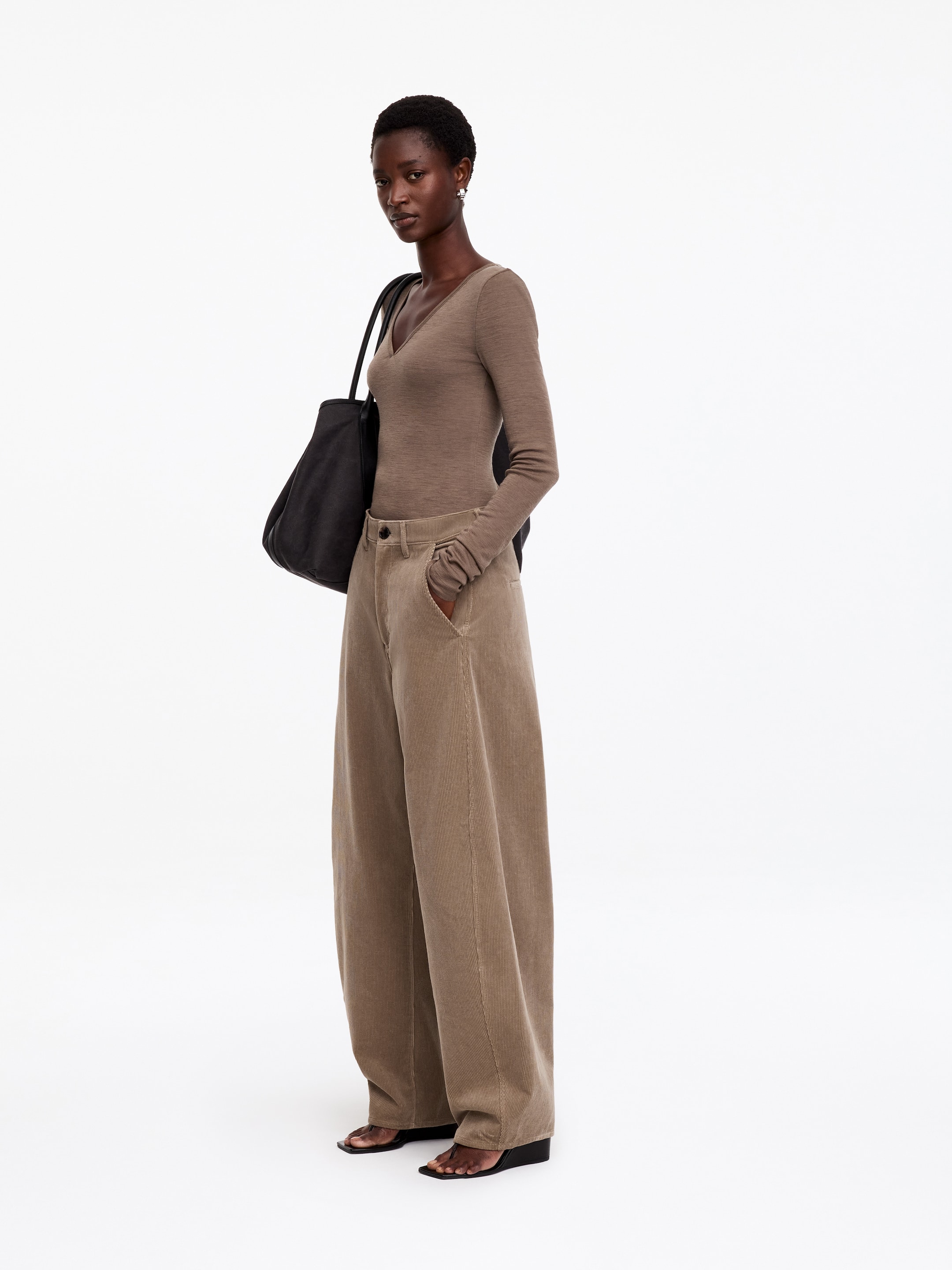 Corduroy Barrel Trousers - Beige - Regular fit - women - StillMedia/Lookbook - 2