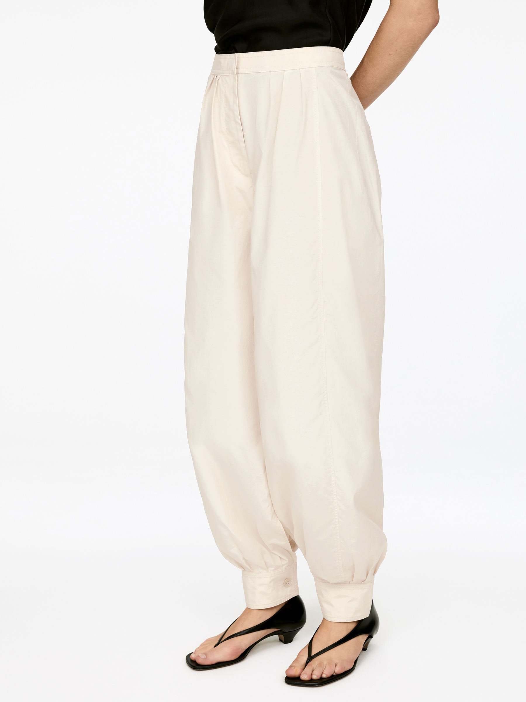 Hose mit Bubble-Saum - Beige - Loose Fit - Damen - StillMedia/Lookbook - 5