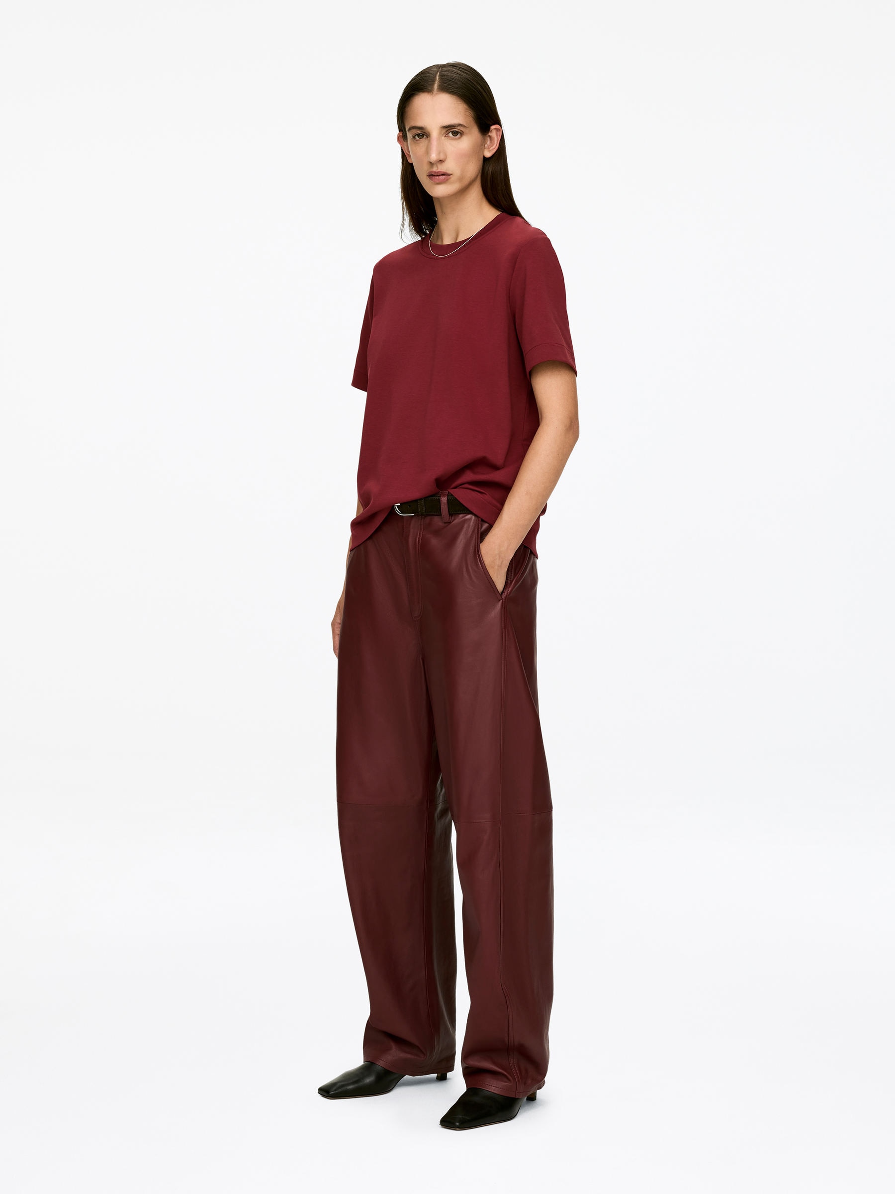 PEARL Heavyweight T-Shirt - Burgundy - Regular fit - Women - StillMedia/Lookbook - 5