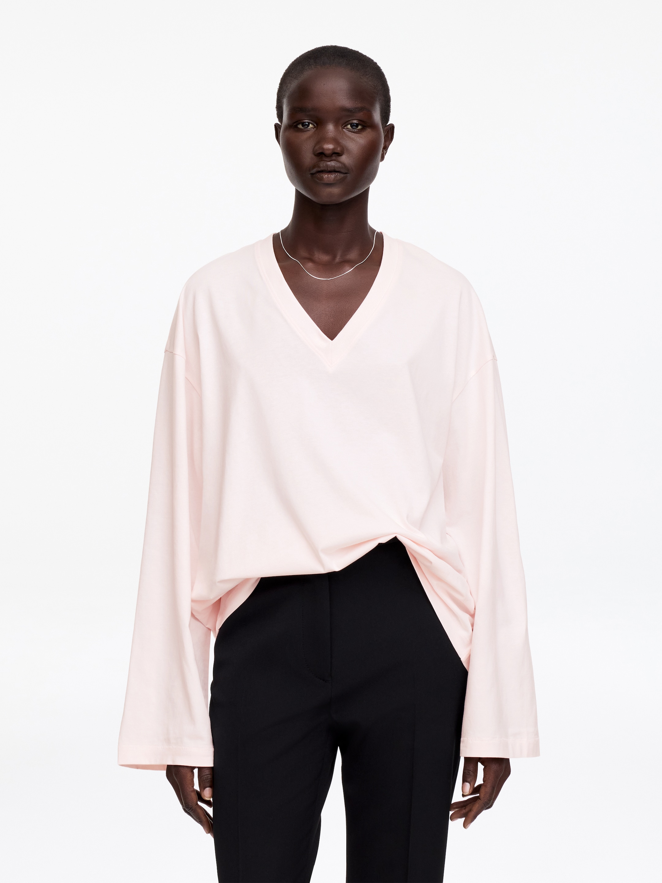Relaxed V-Neck T-Shirt - Light Pink - Loose fit - Women - StillMedia/Lookbook - 3