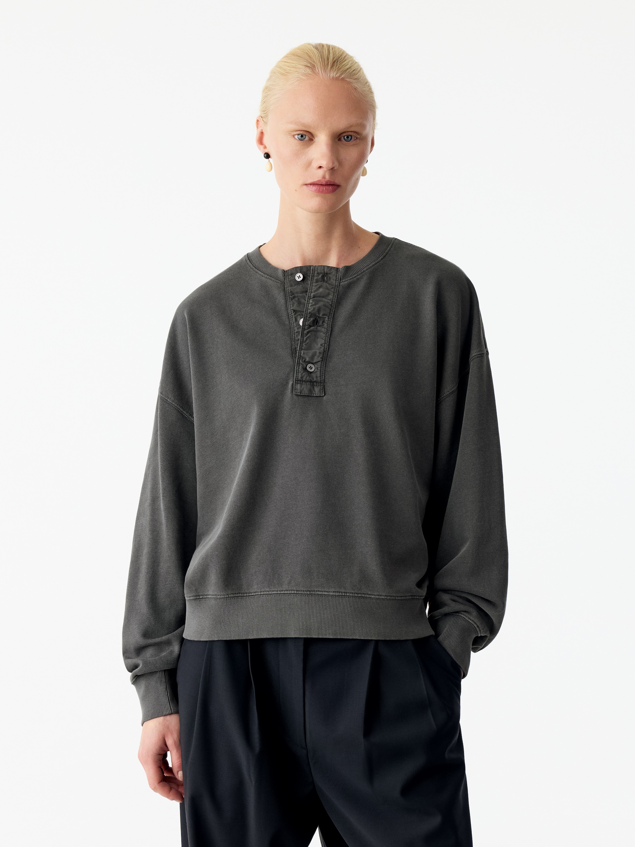 Henley-Sweatshirt aus Baumwolle-Black-21379