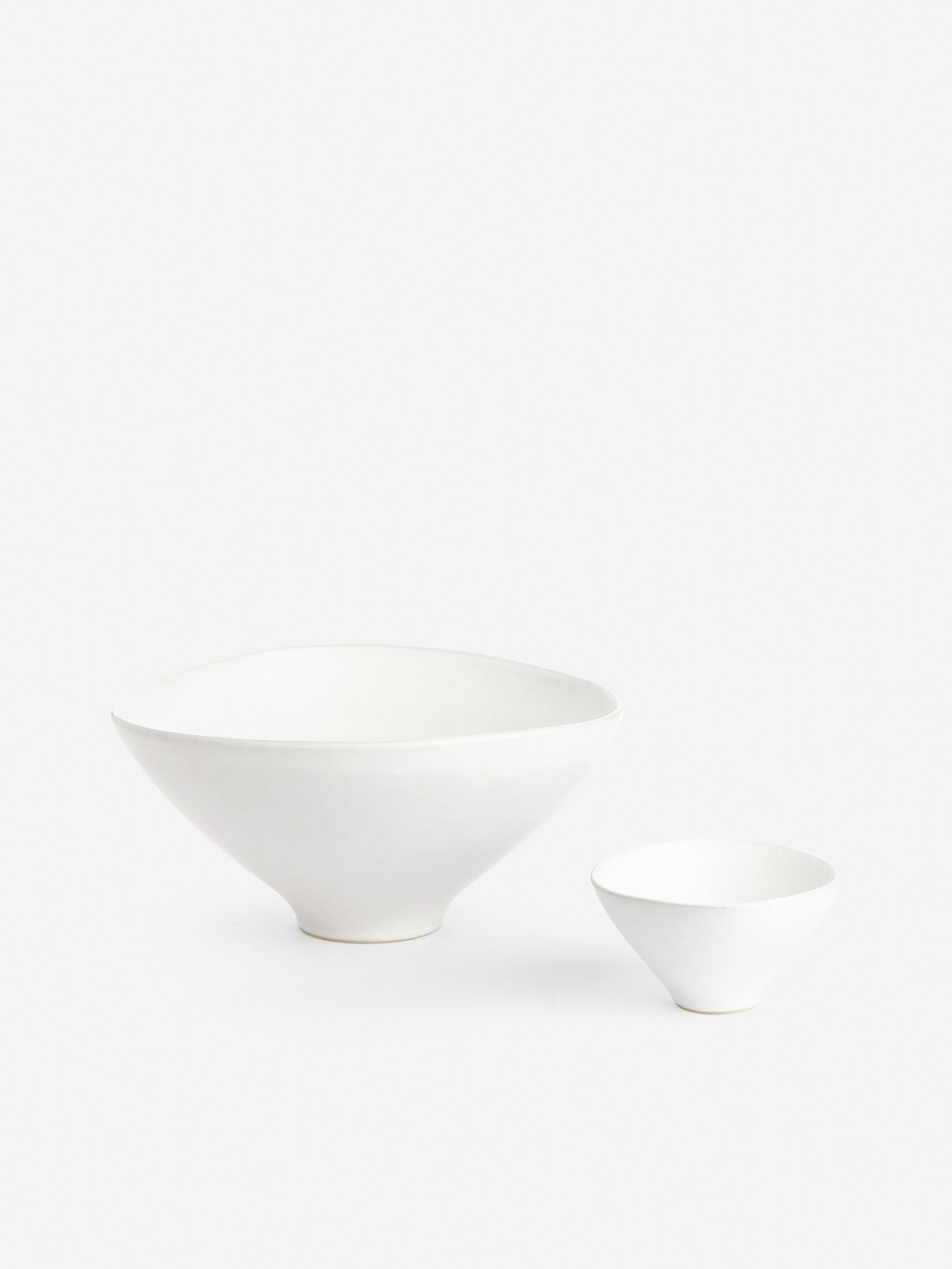 View larger image: Serving Bowl 25 cm - White - Home All | H&M GB 3
