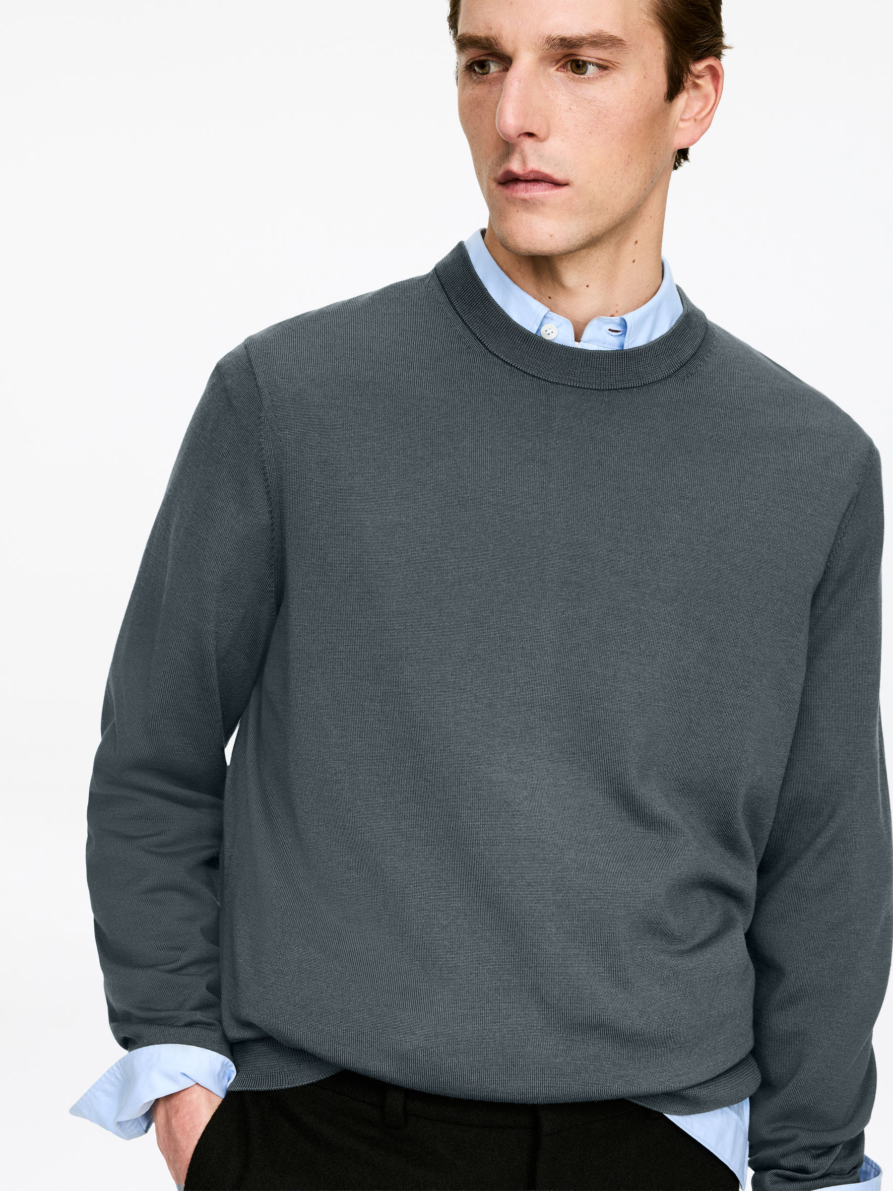 Pull en laine mérinos en maille fine - Gris foncé - Regular fit - Homme - StillMedia/Lookbook - 4