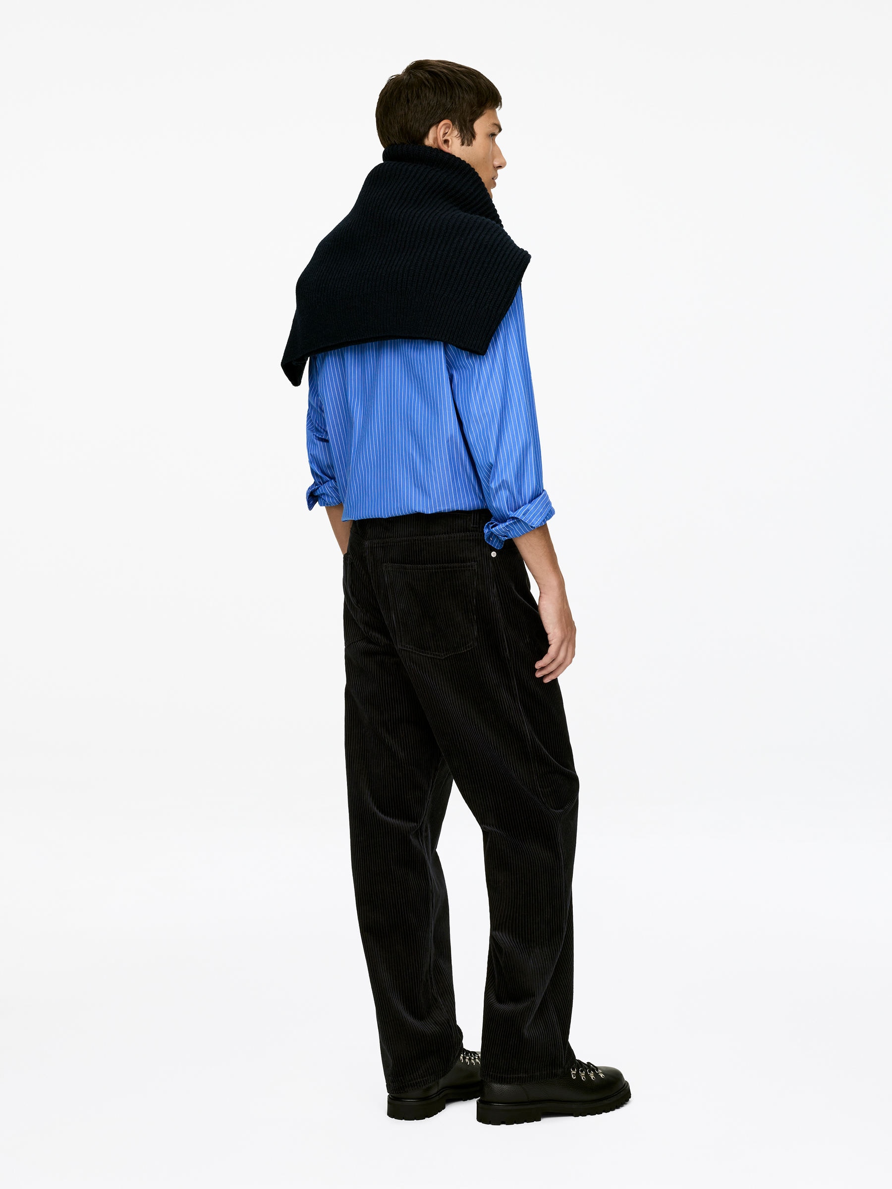 Loose Fit Courduroy Trousers - Black - Loose fit - Men - StillMedia/Lookbook - 3