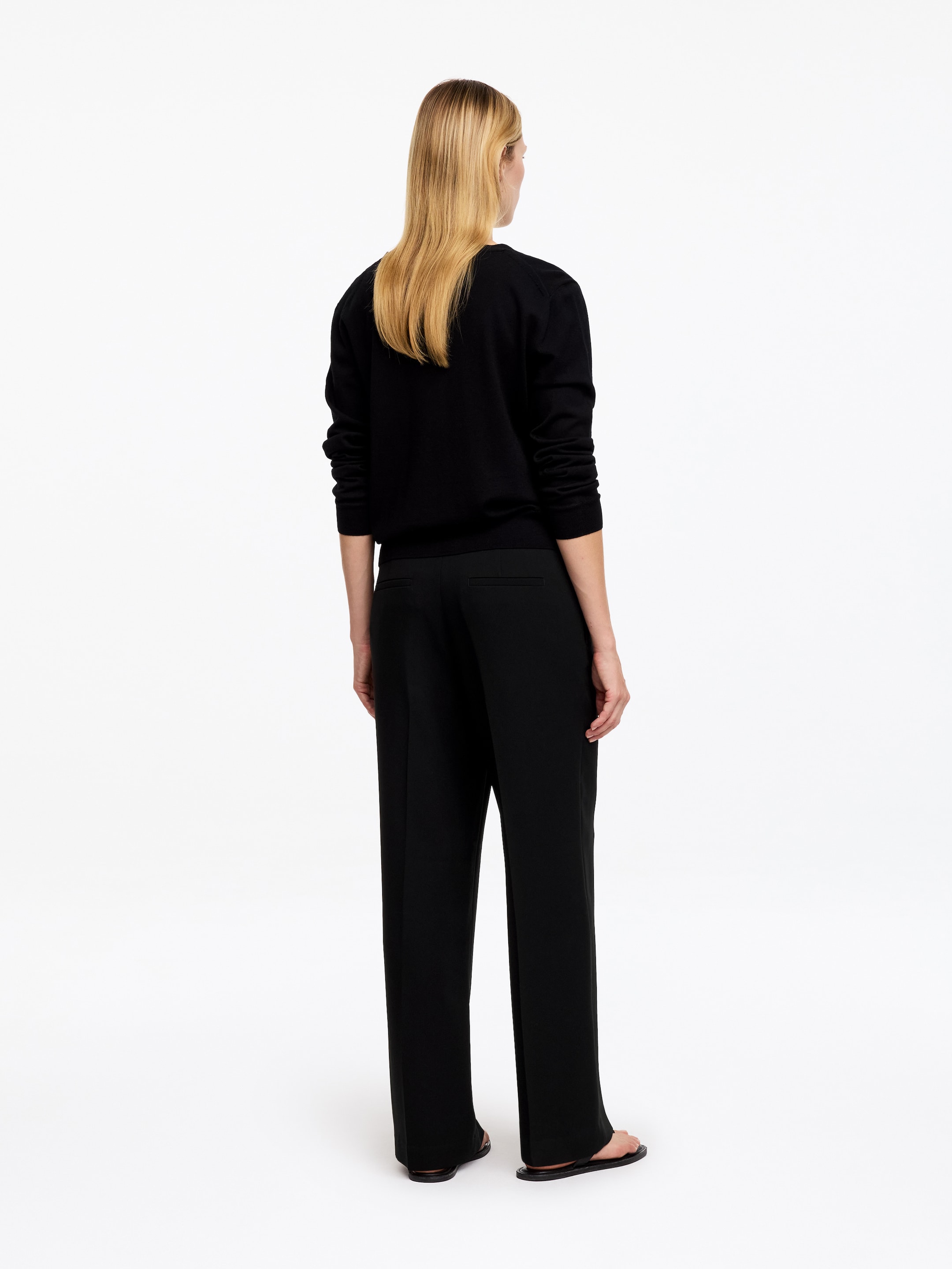 Spodnie CROPPED - Czarny - Fason normalny - women - StillMedia/Lookbook - 2