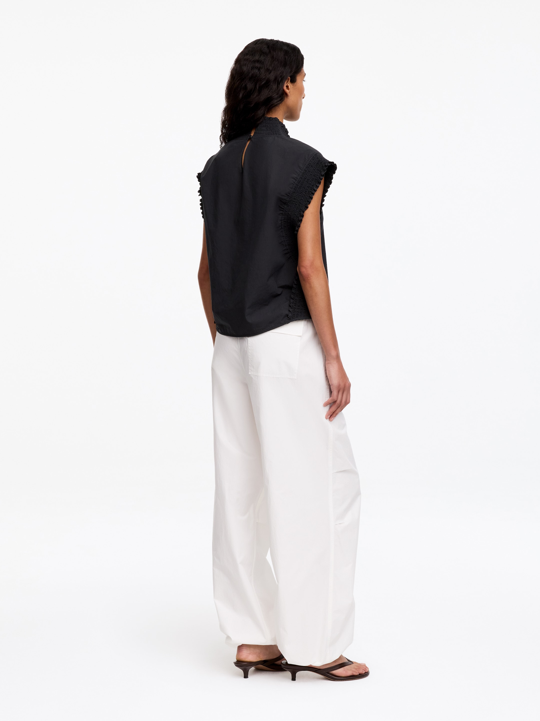 Smocked Cotton Poplin Top - Noir - Regular fit - Femme - StillMedia/Lookbook - 5